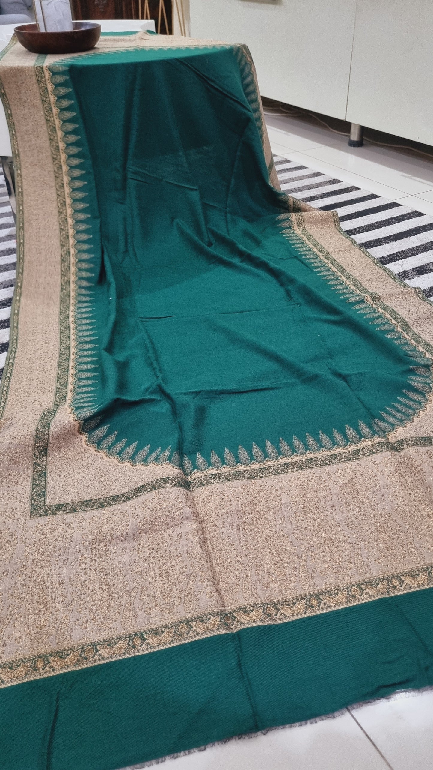 Pashmina shawl with zaree kaani border