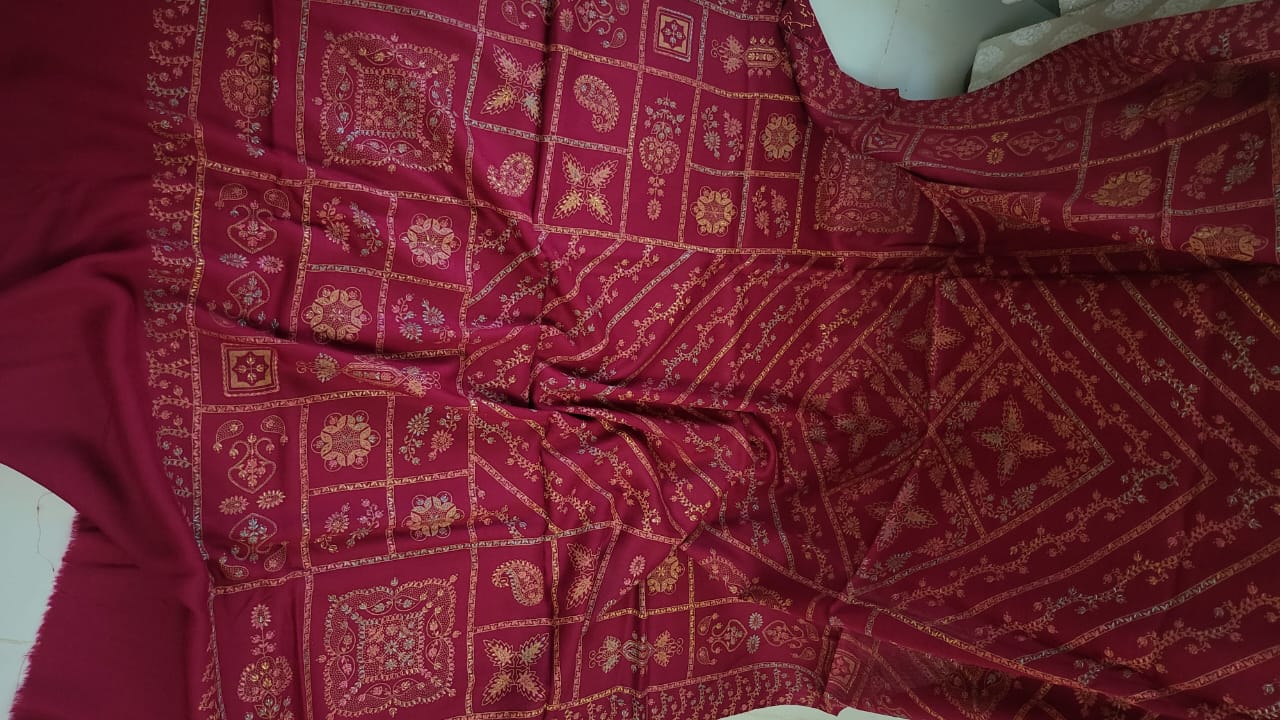 Hand embroidered woolen pashmina shawl