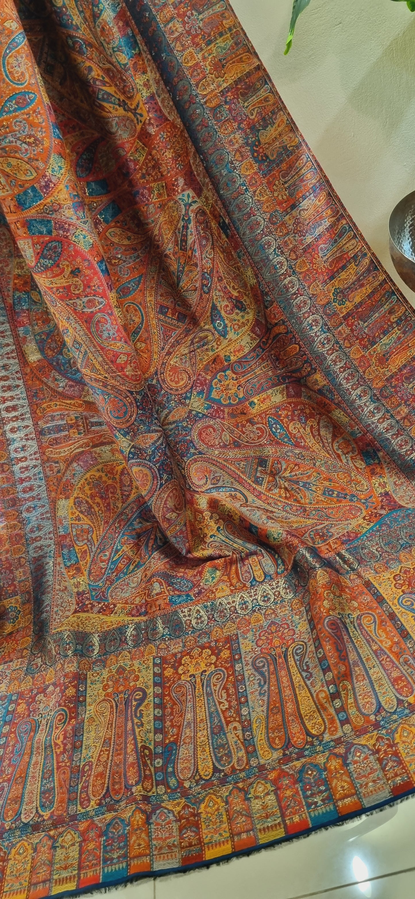 Shahjahani kaani shawl