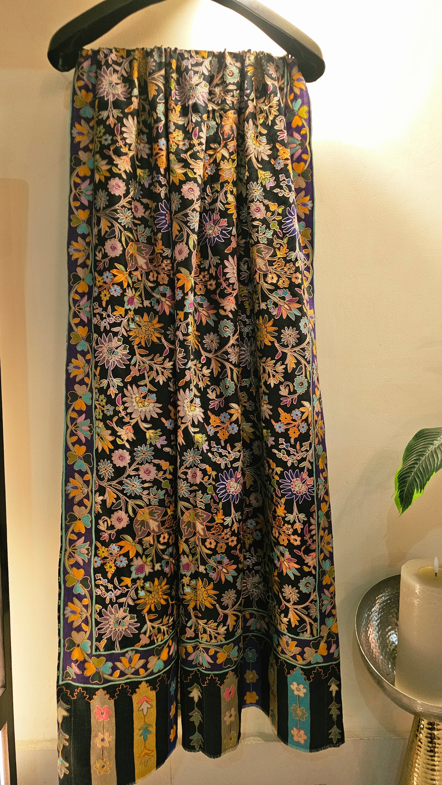 Reelkar embroidered minishawl: pashmina