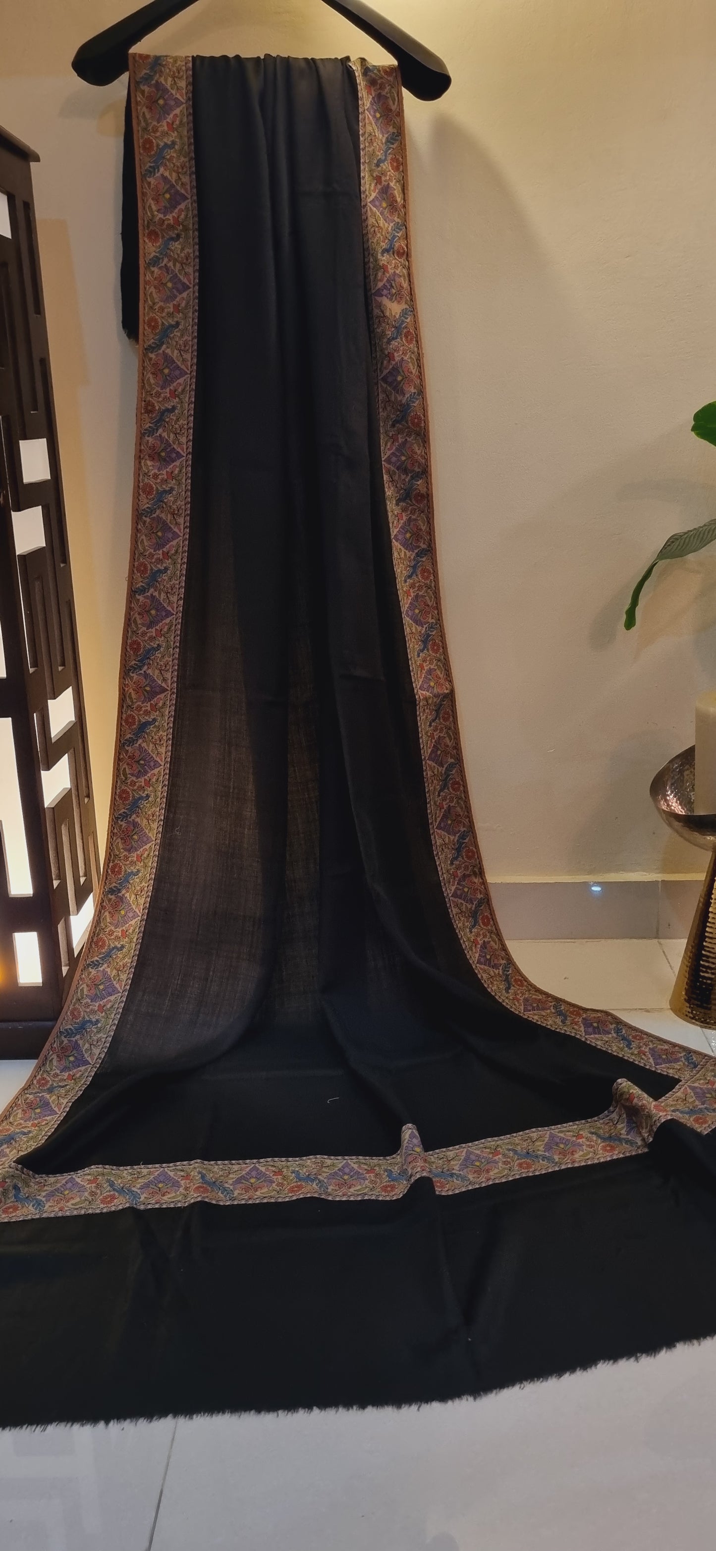 Pashmina shawl with kalamkar border