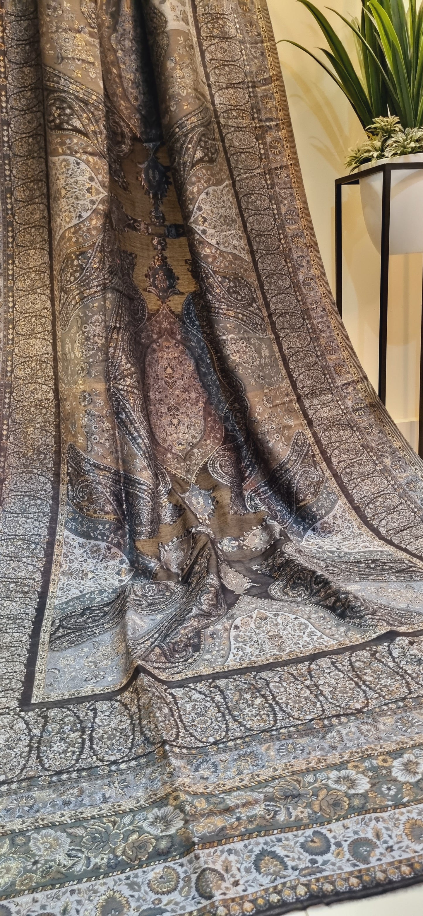 Kaani shawl: silk