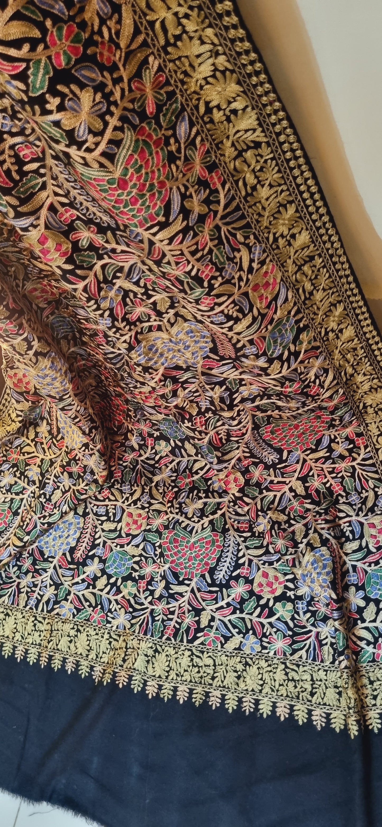 Pashmina embroidered with resham