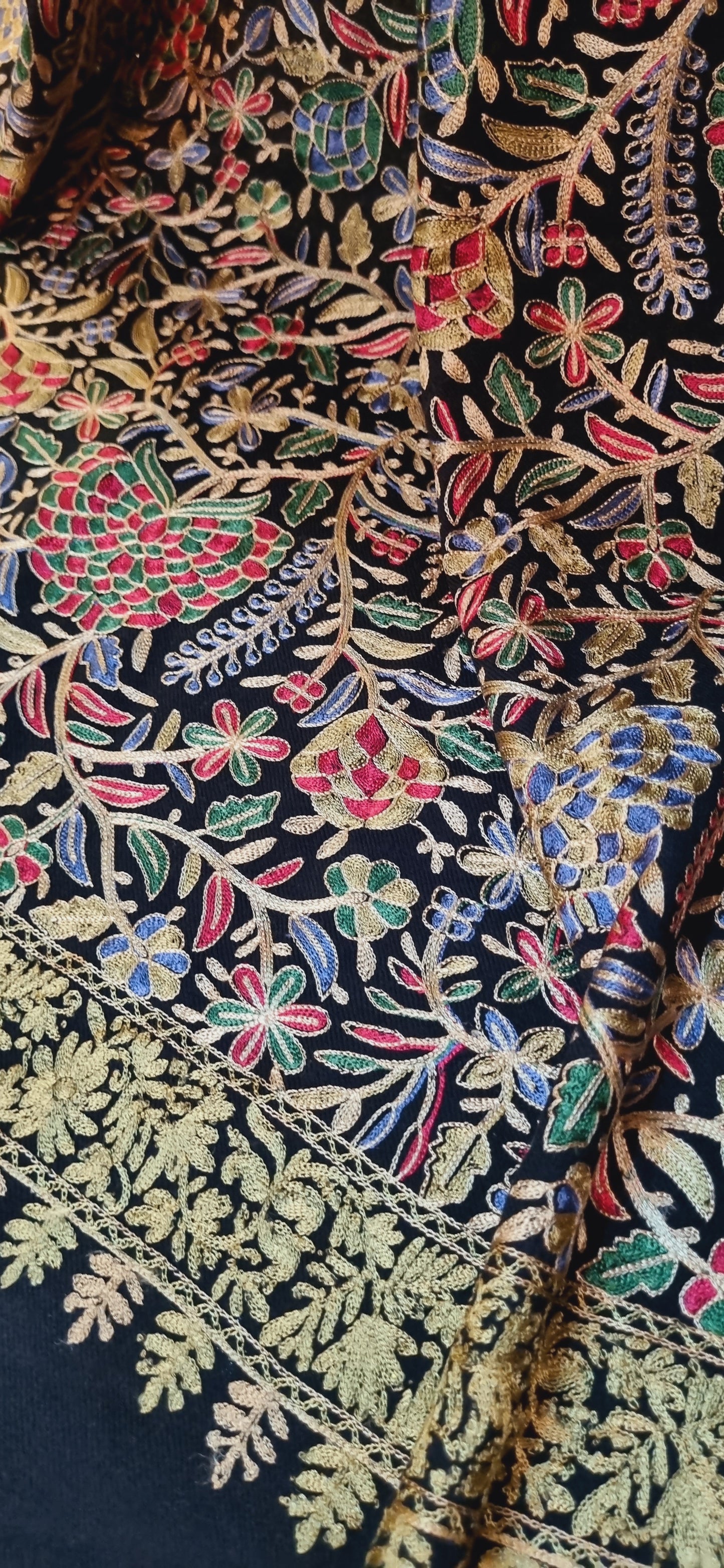 Pashmina embroidered with resham