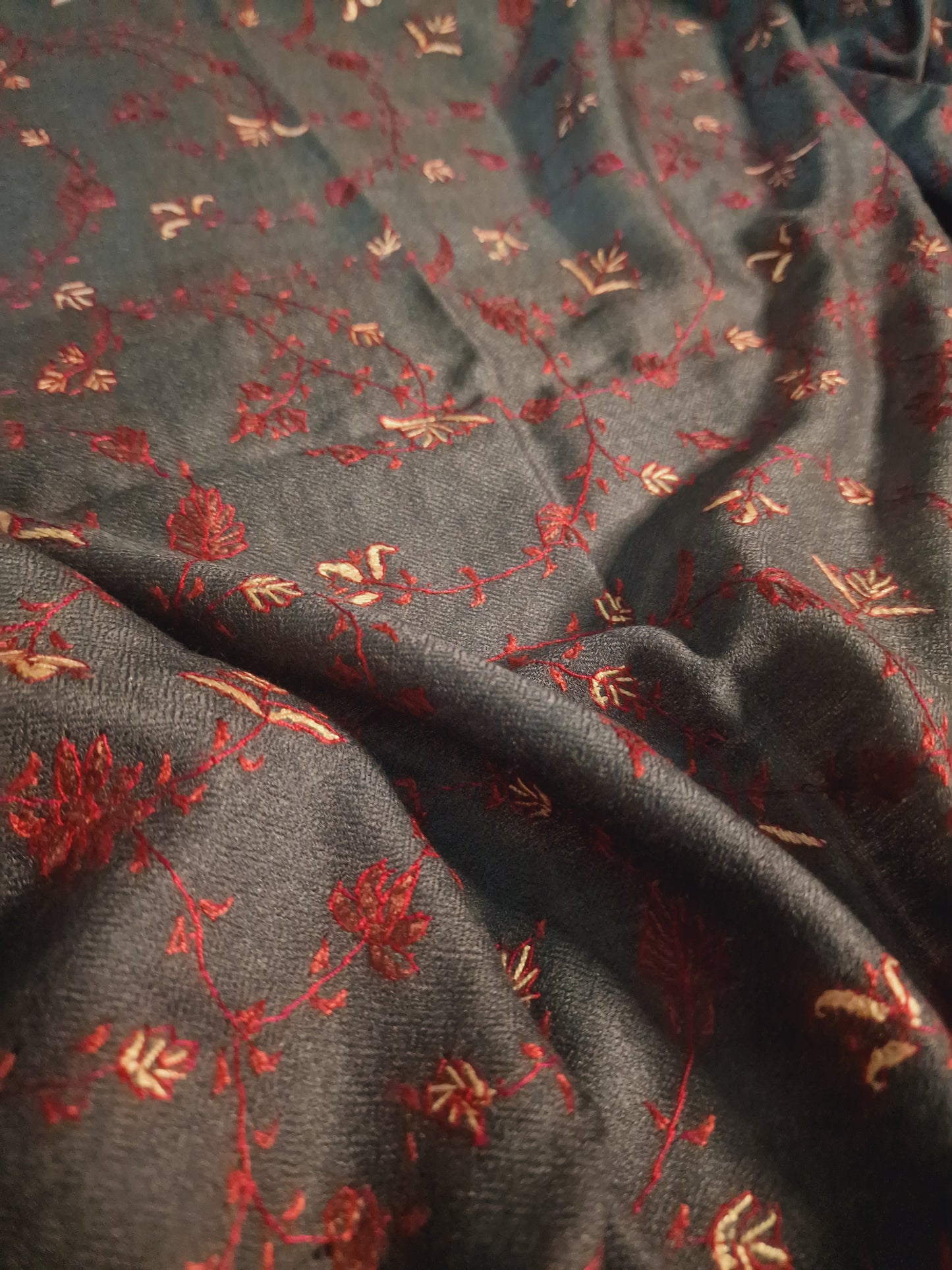 Shahtoosh hand embroidery shawl