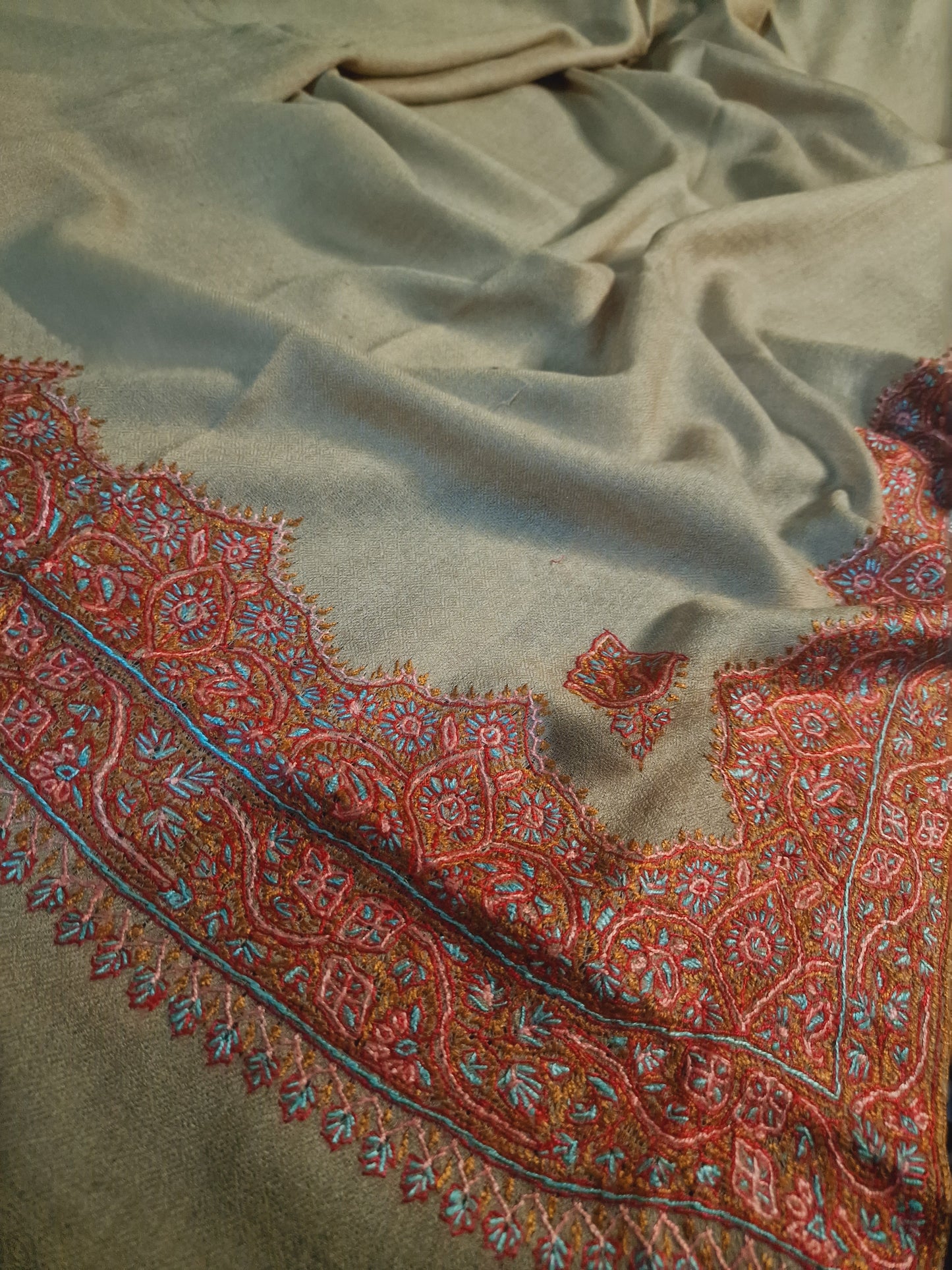 Shahtoosh border embroidery shawl