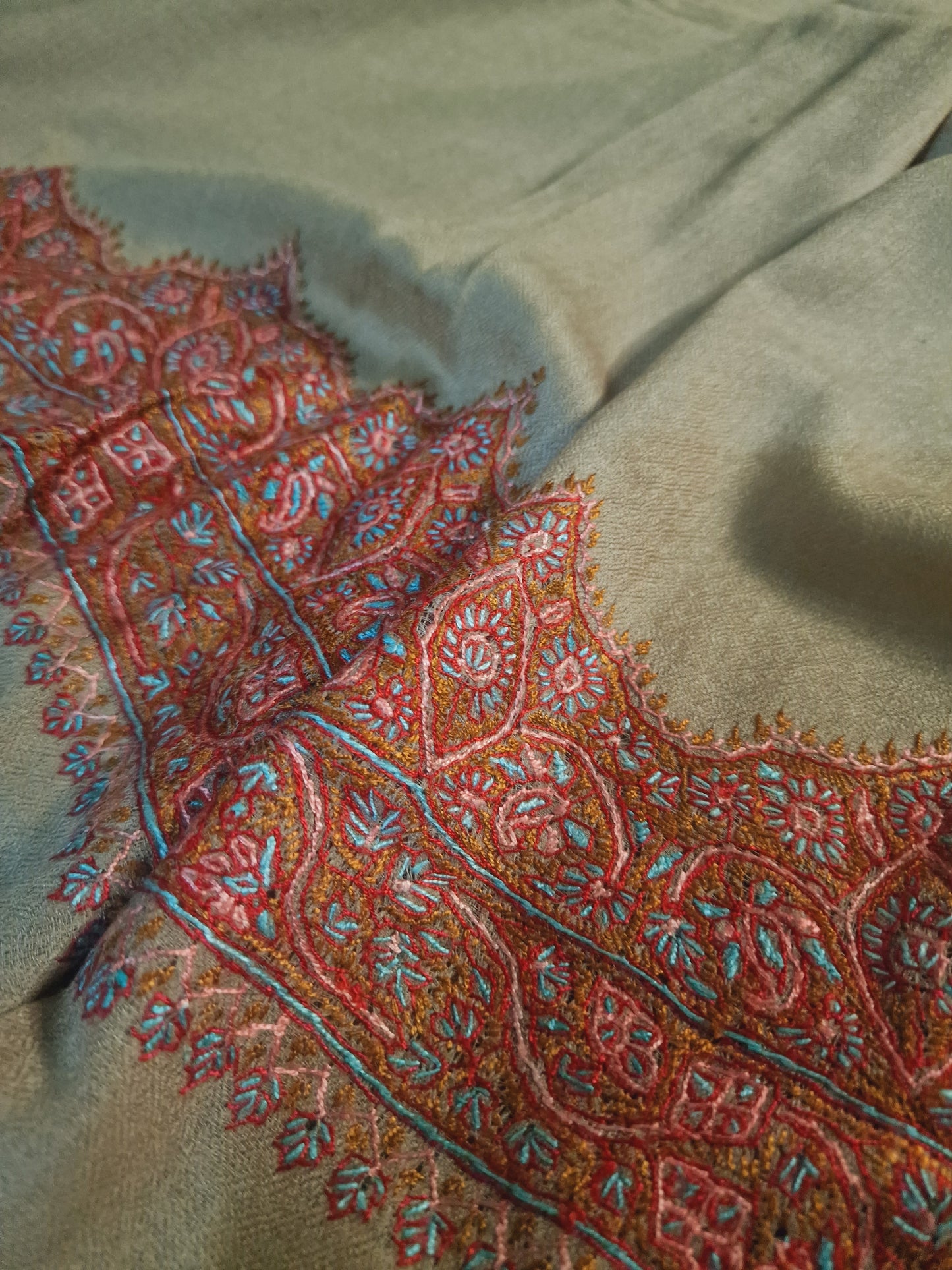 Shahtoosh border embroidery shawl