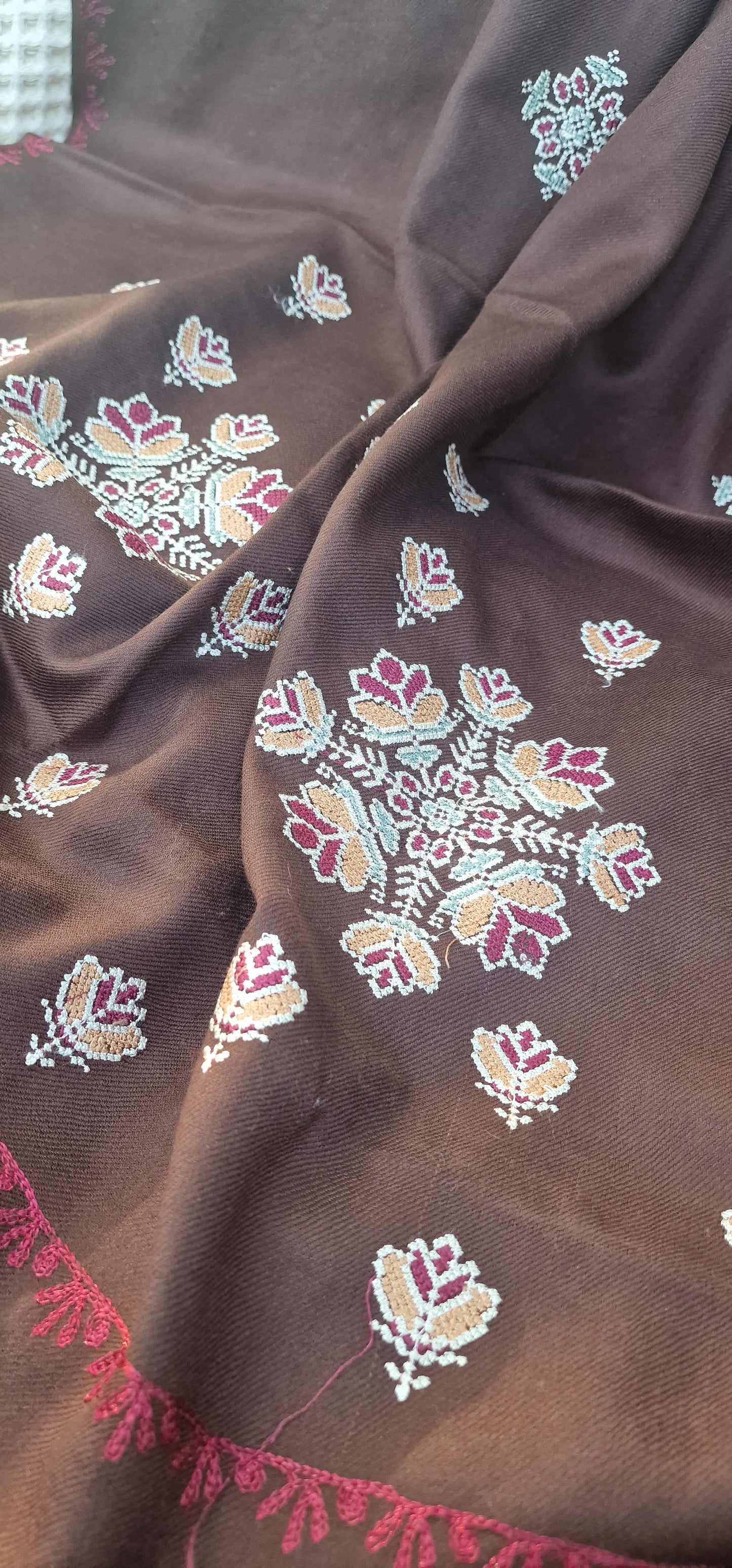 Embroidered shawl: woollen pashmina