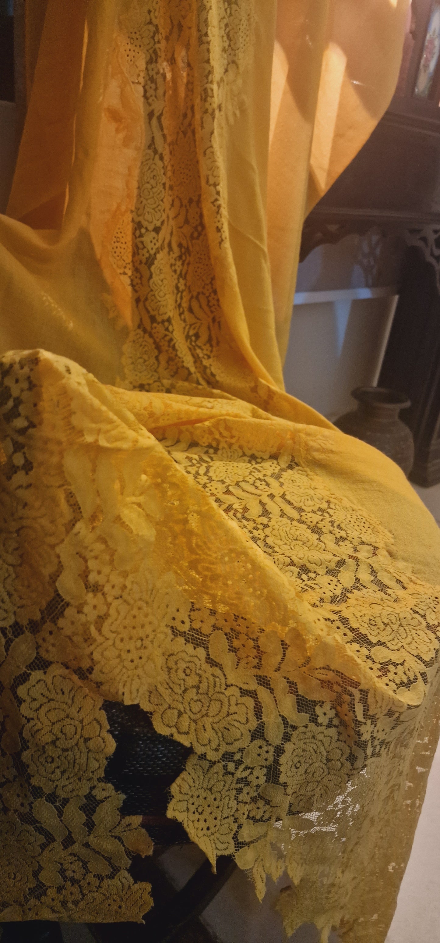 Pure toosh shawl : chentelli lace insert