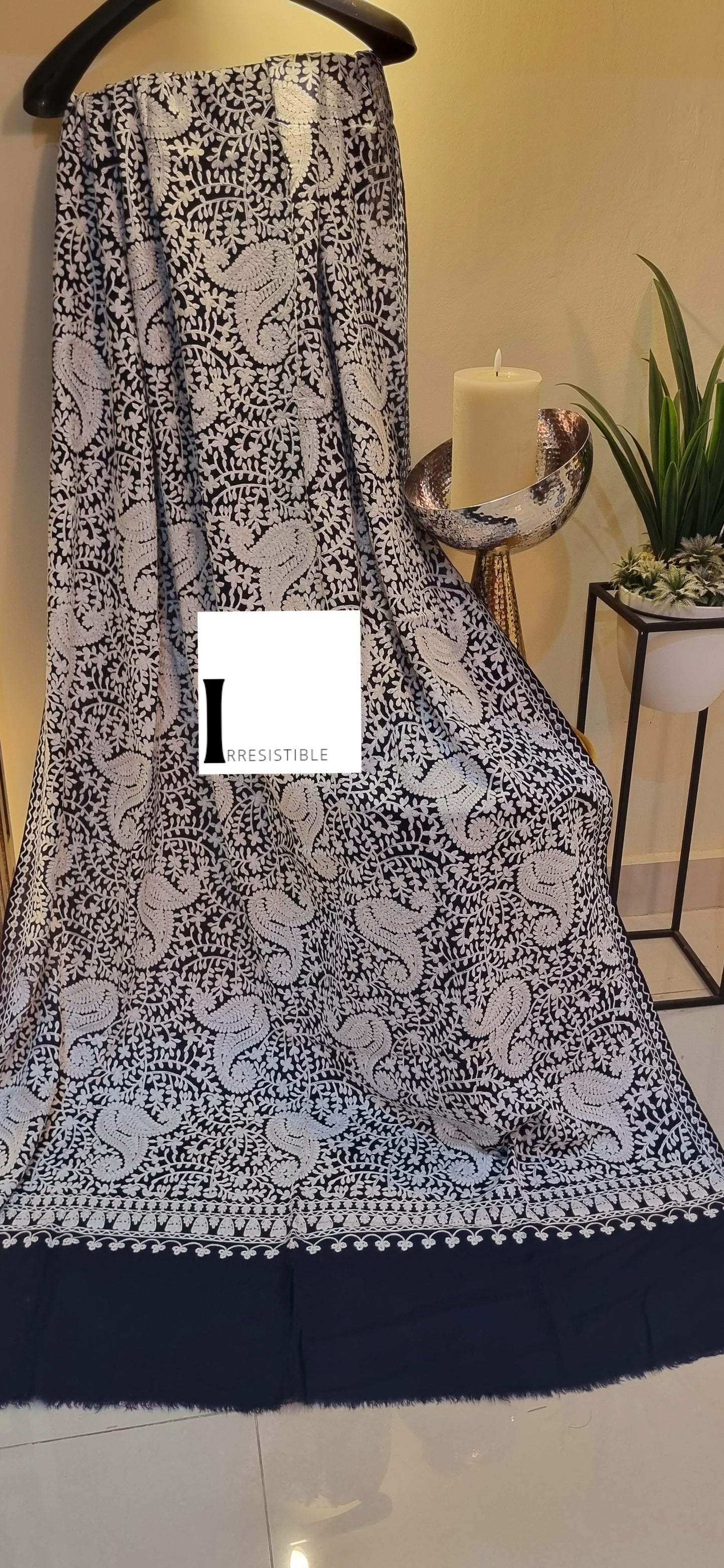 Embroidered shawl: Pashmina