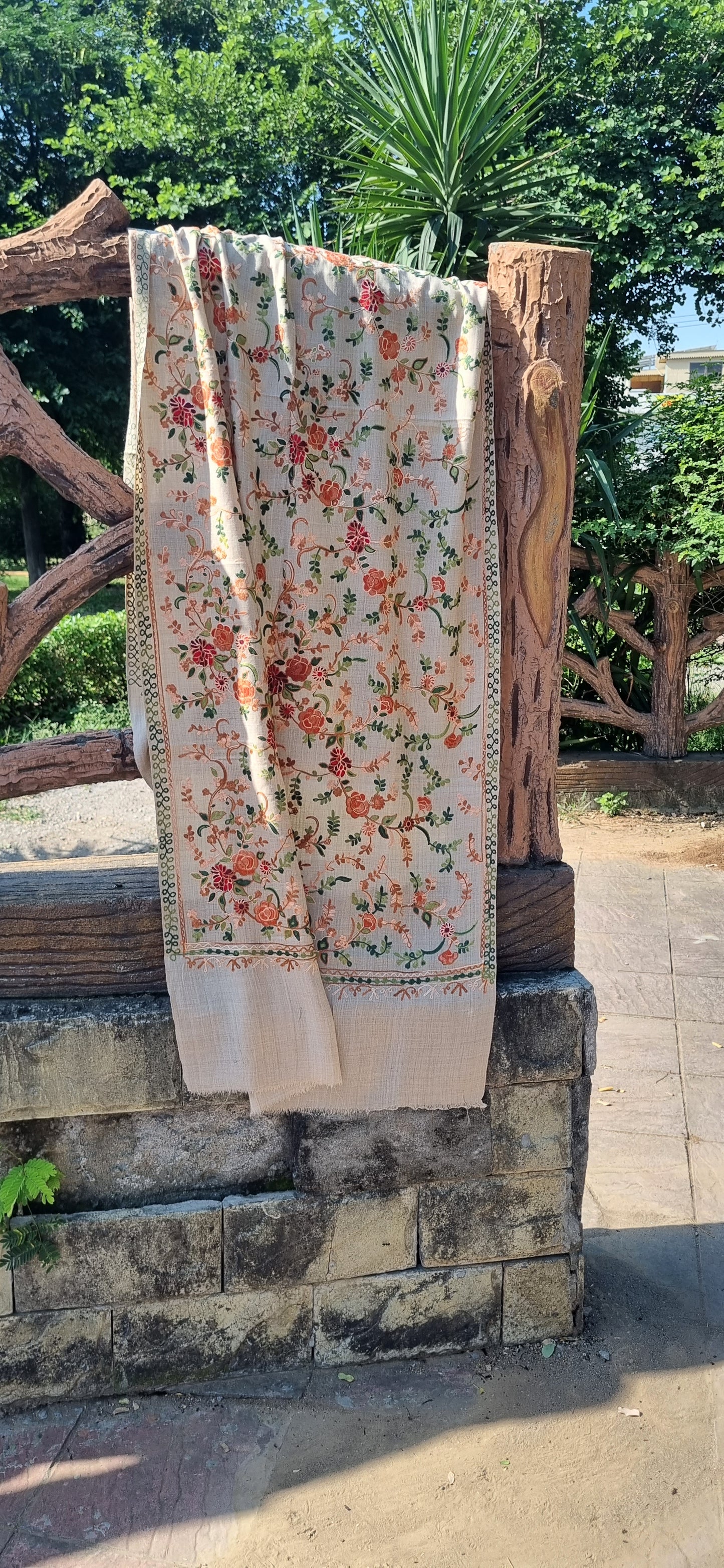 Embroidered minishawl: Pashmina