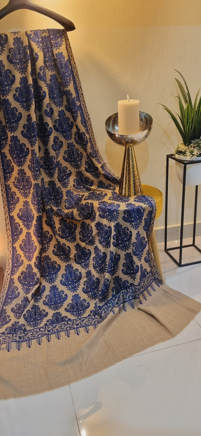 Sale: Embroidered shawls: Pashmina
