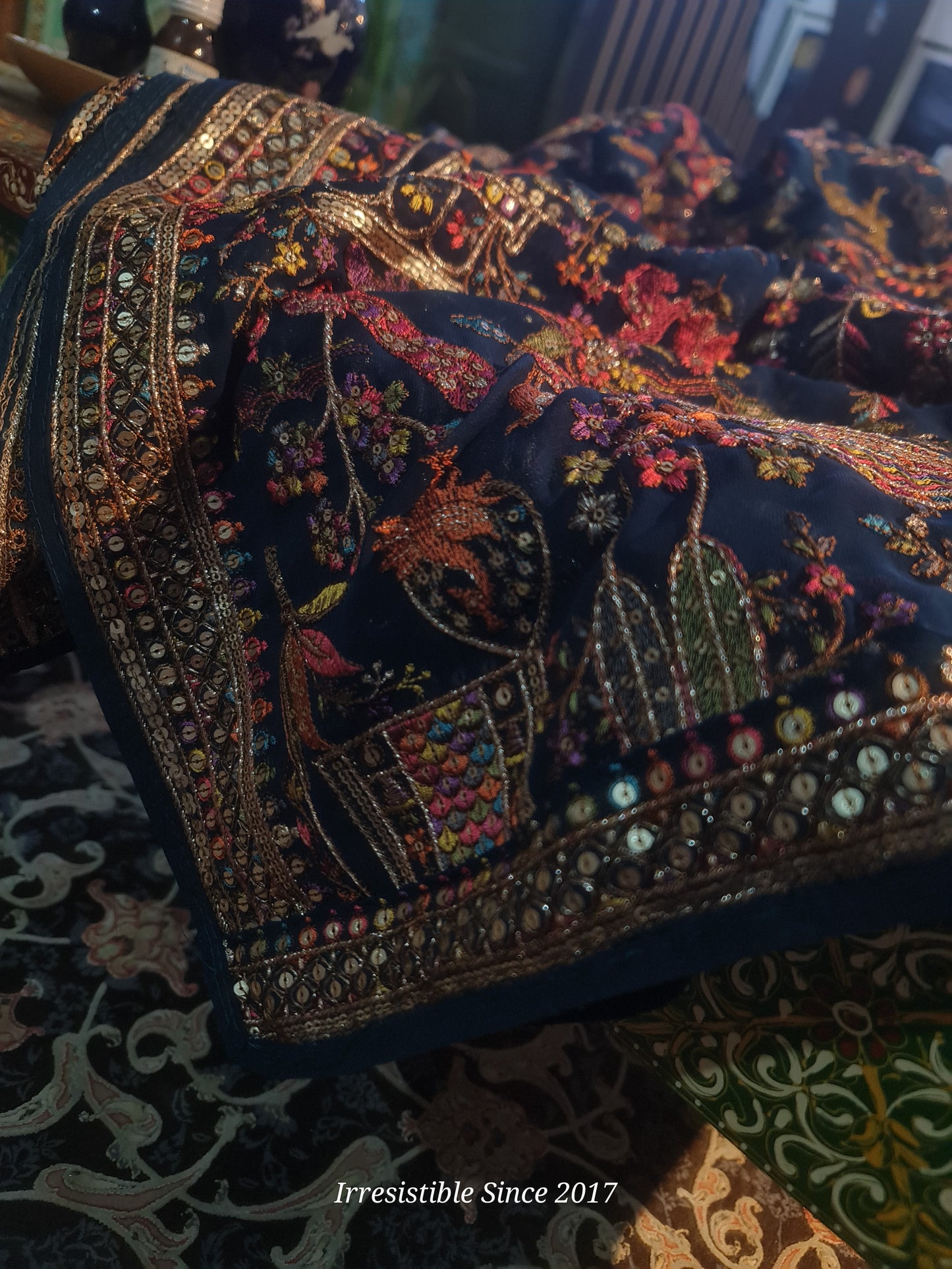 Pure Georget shawl: embroidered