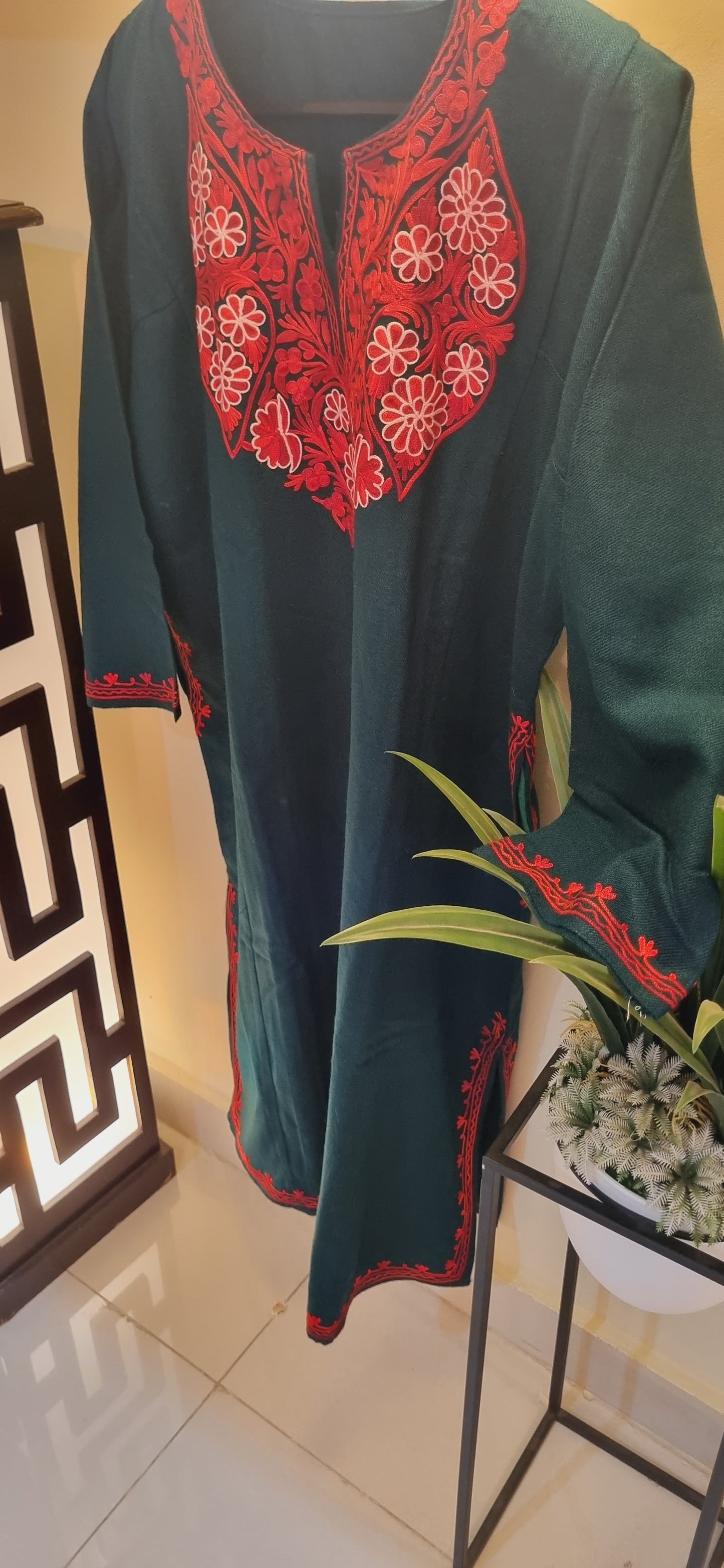 Embroidered phiran: kurta