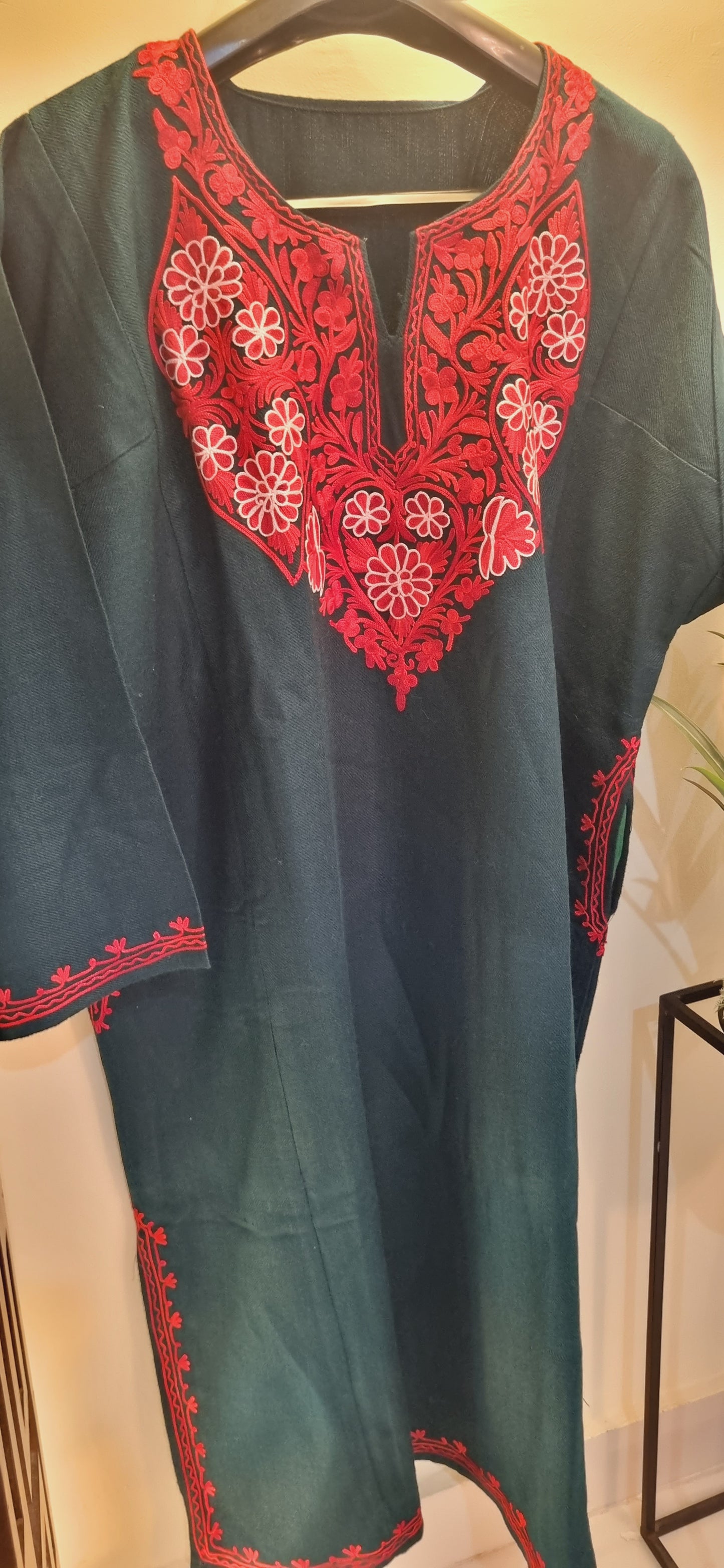 Embroidered phiran: kurta