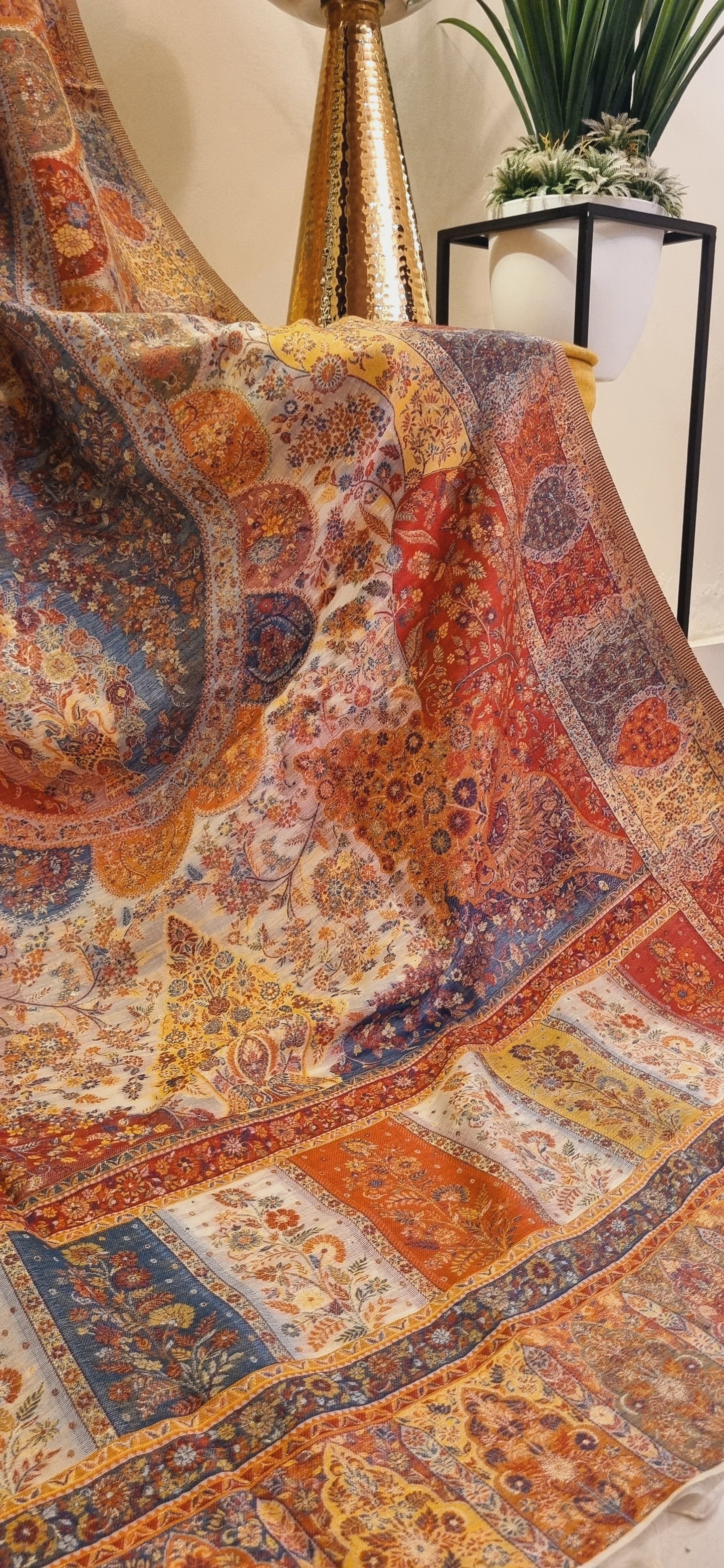 Kaani shawl: silk