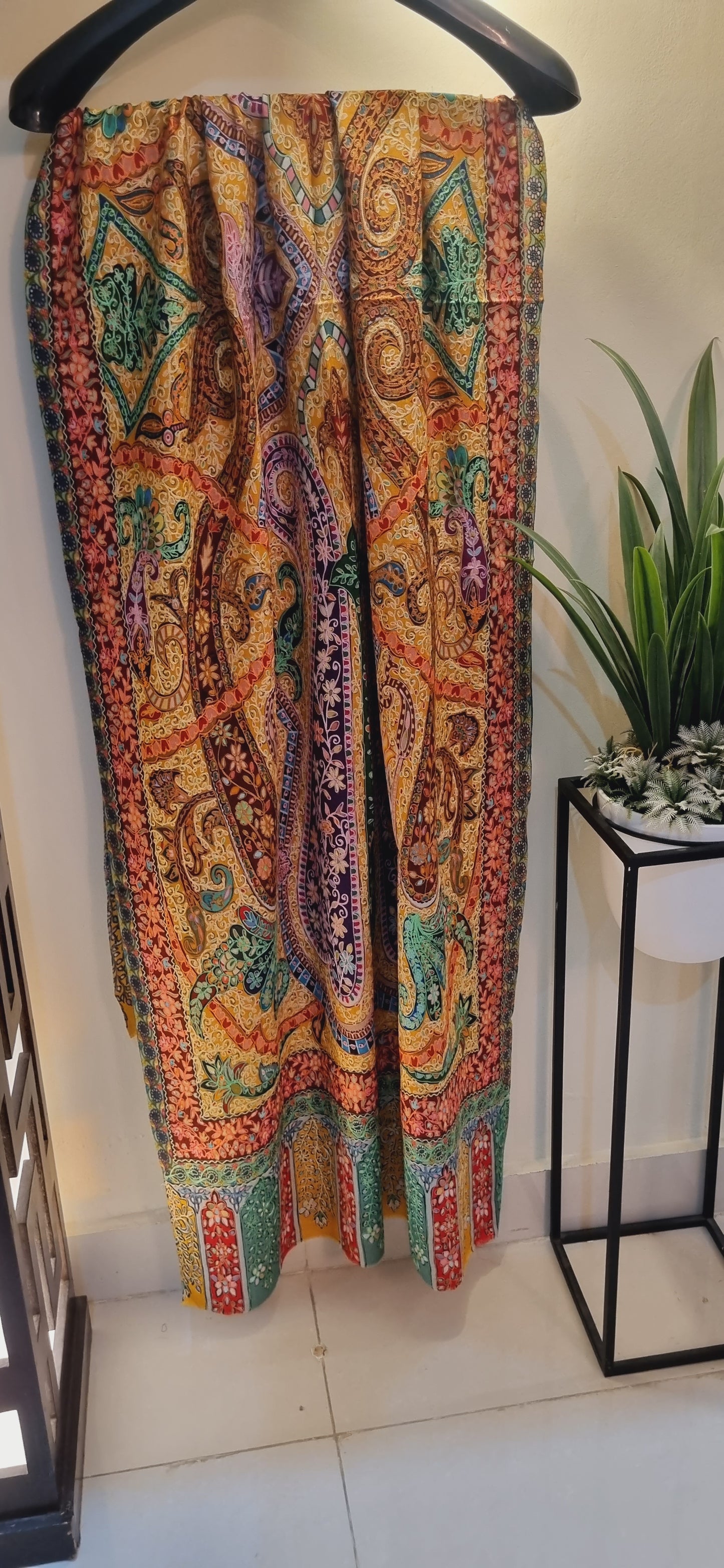 Embroidered minishawl: Reelkar pashmina