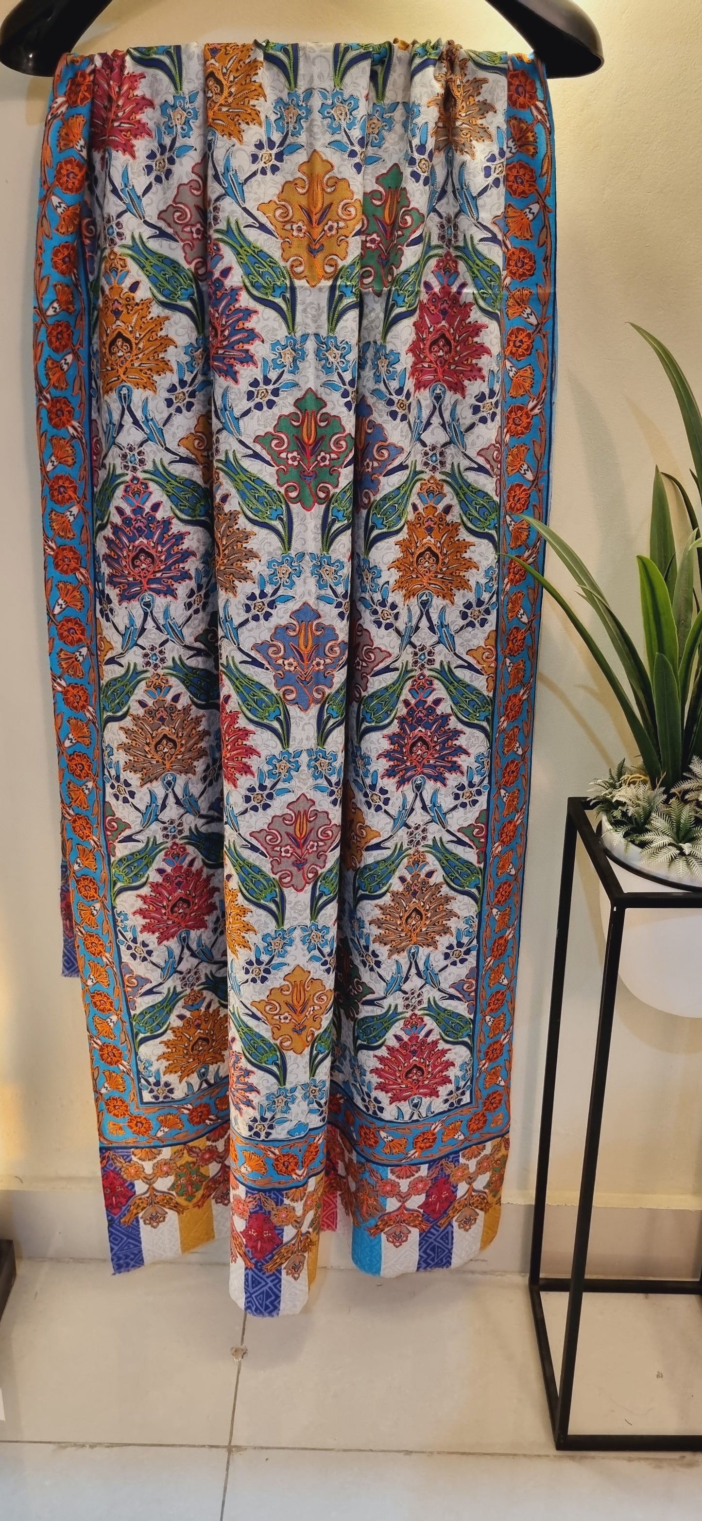 Embroidered minishawl: reelkar pashmina