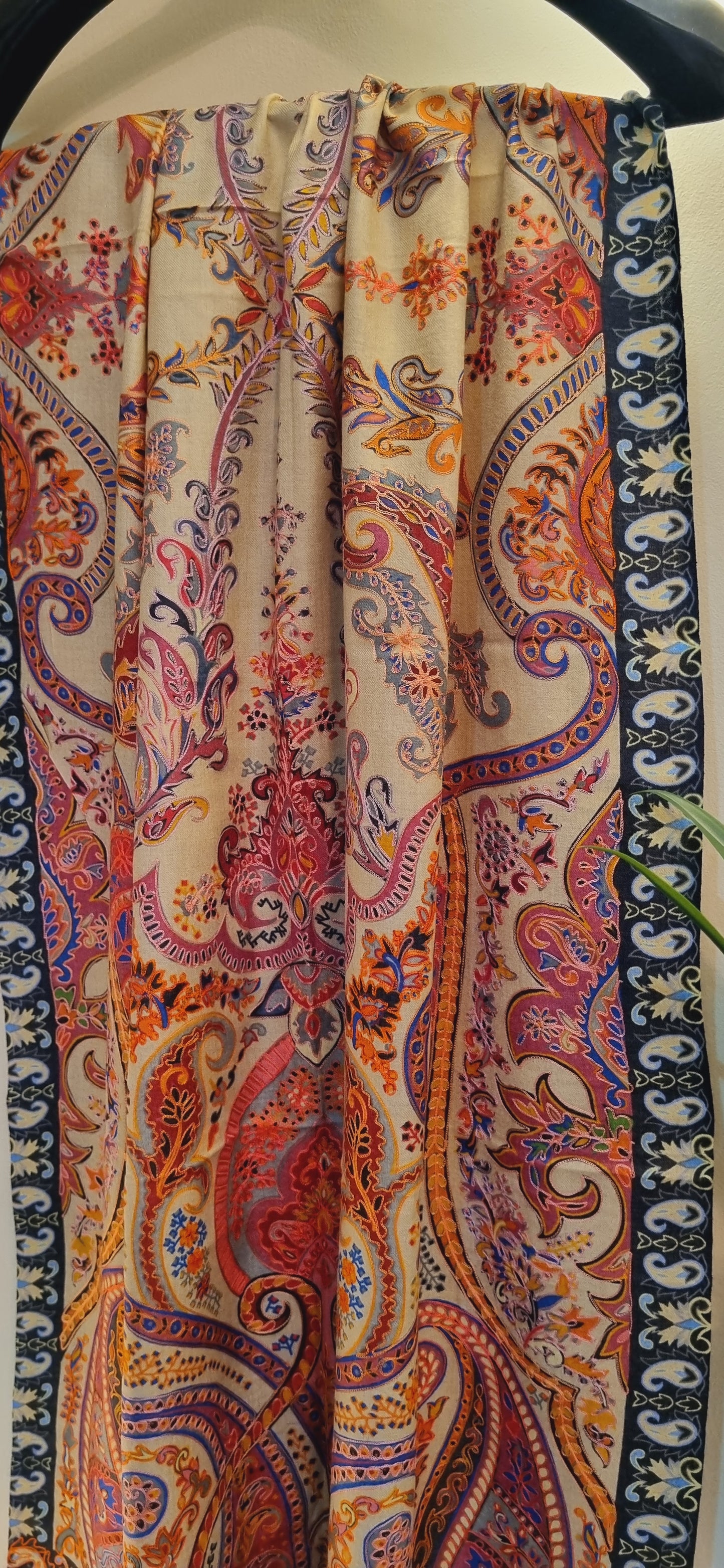 Embroidered minishawl: Pashmina reelkar