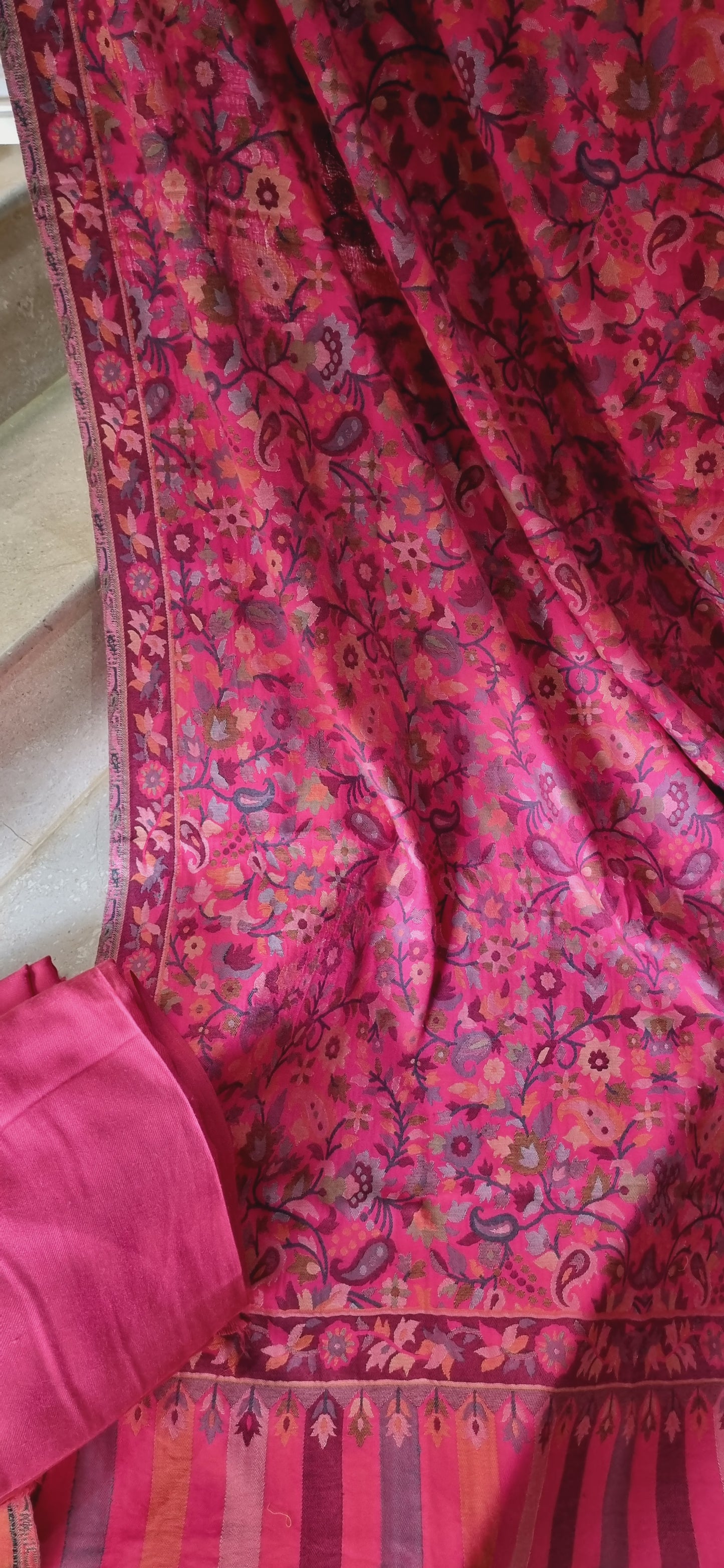 Sale: pashmina kaani with free plain suit