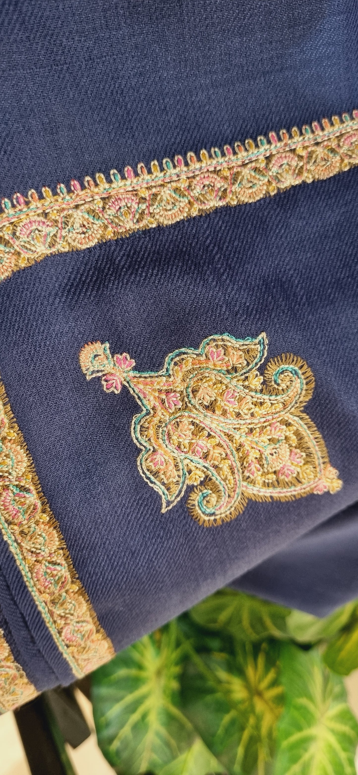 Embroidered shawl: Pashmina