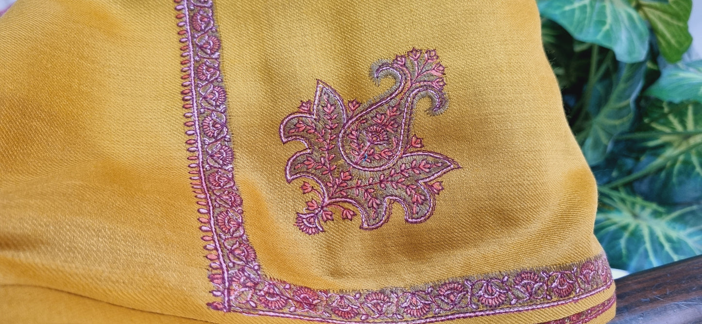 Embroidered shawl: Pashmina