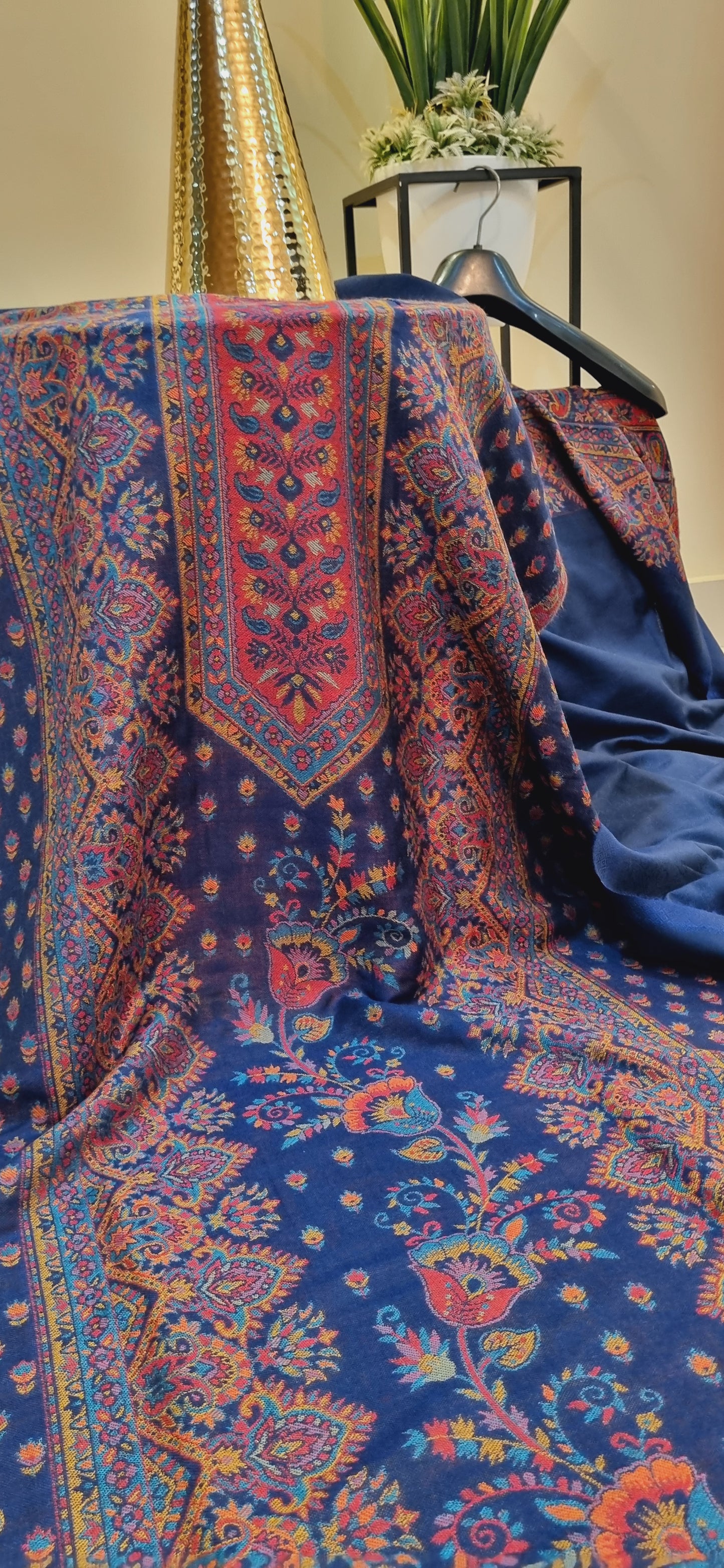 Kaani suit: woollen pashmina