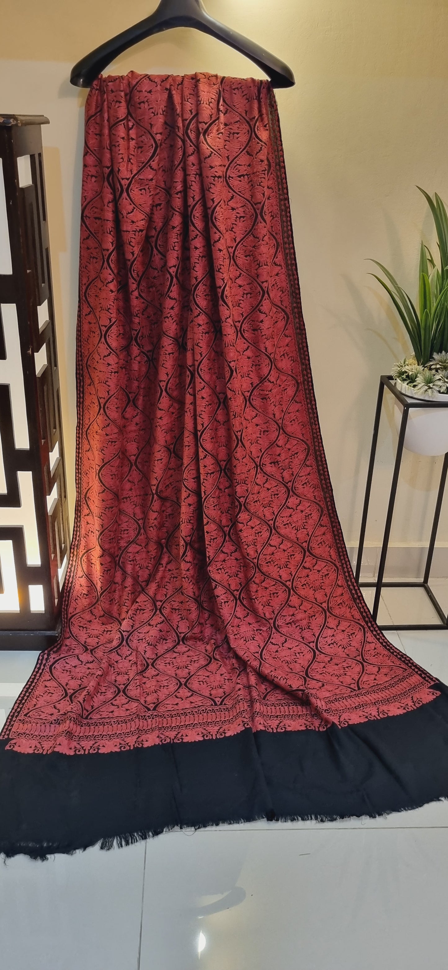 Embroidered shawl: pashmina