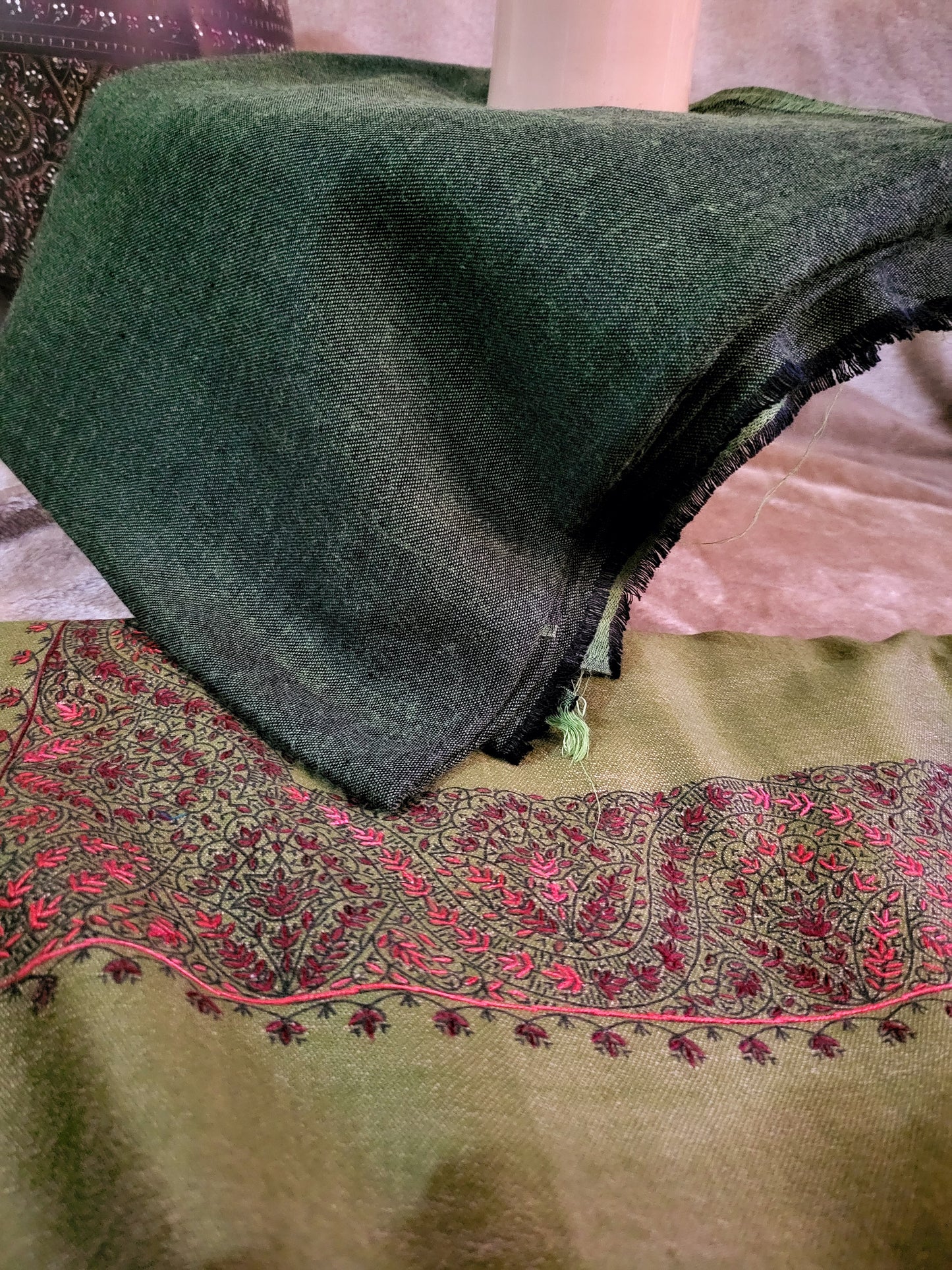 Kurta set: embroidered shawl