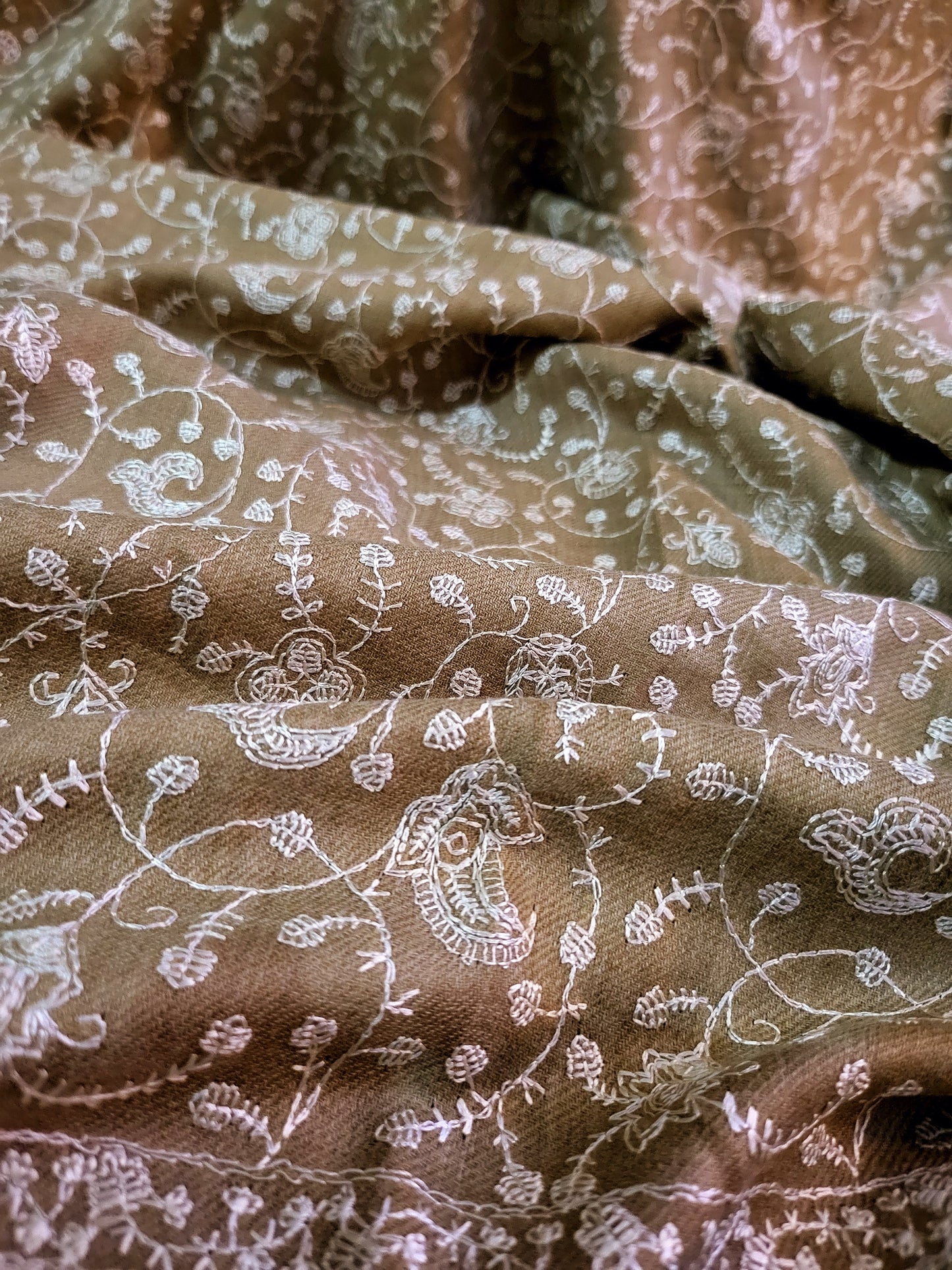 Embroidered shawl: pashmina