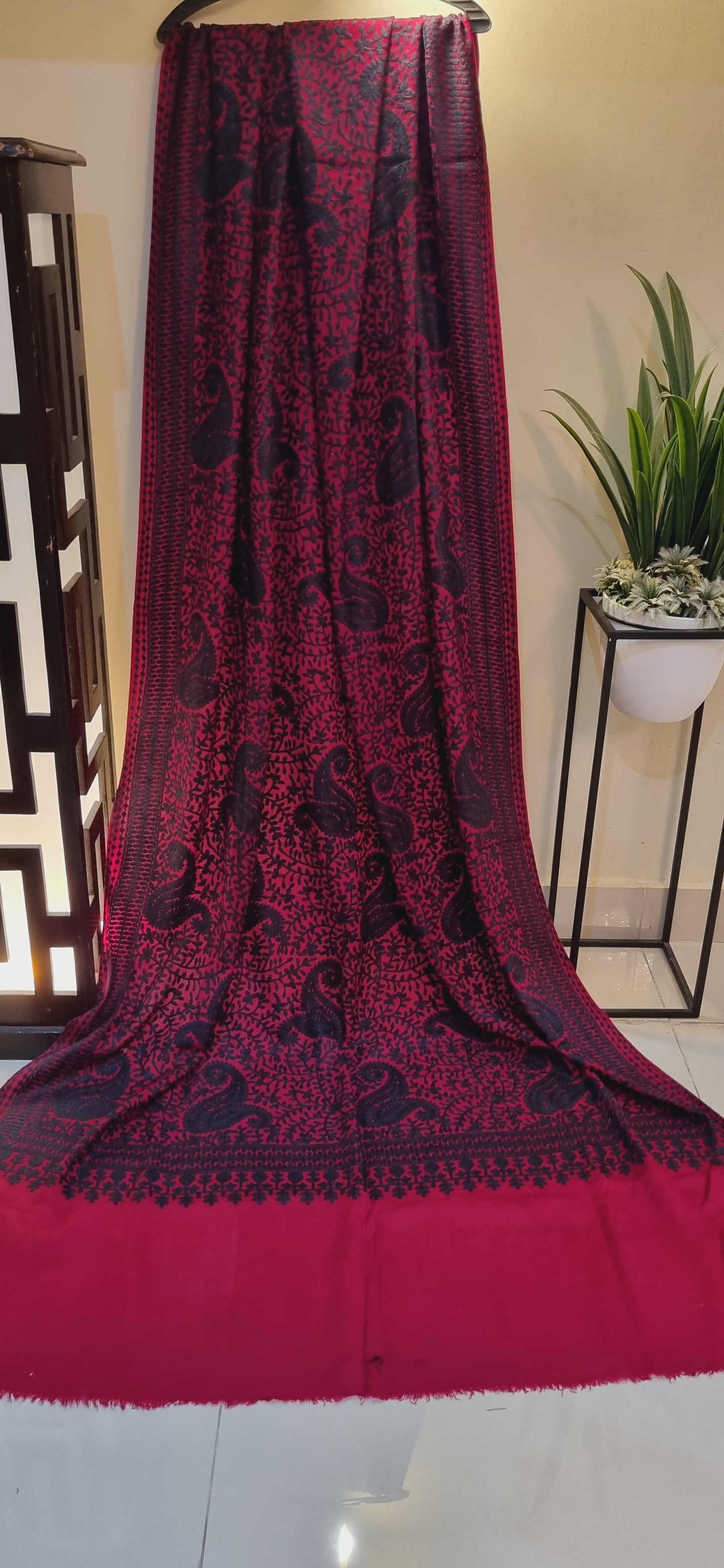 sale Embroidered shawl: Pashmina