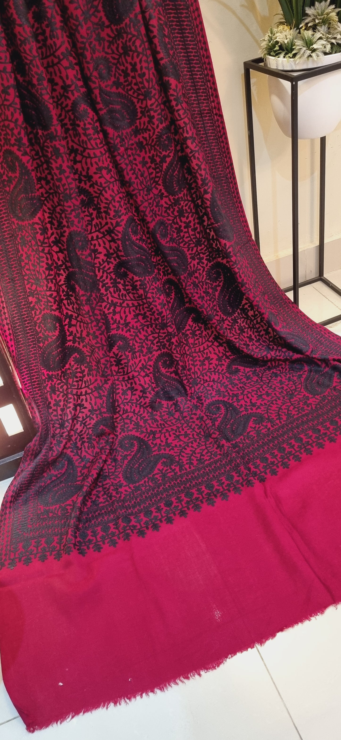 sale Embroidered shawl: Pashmina