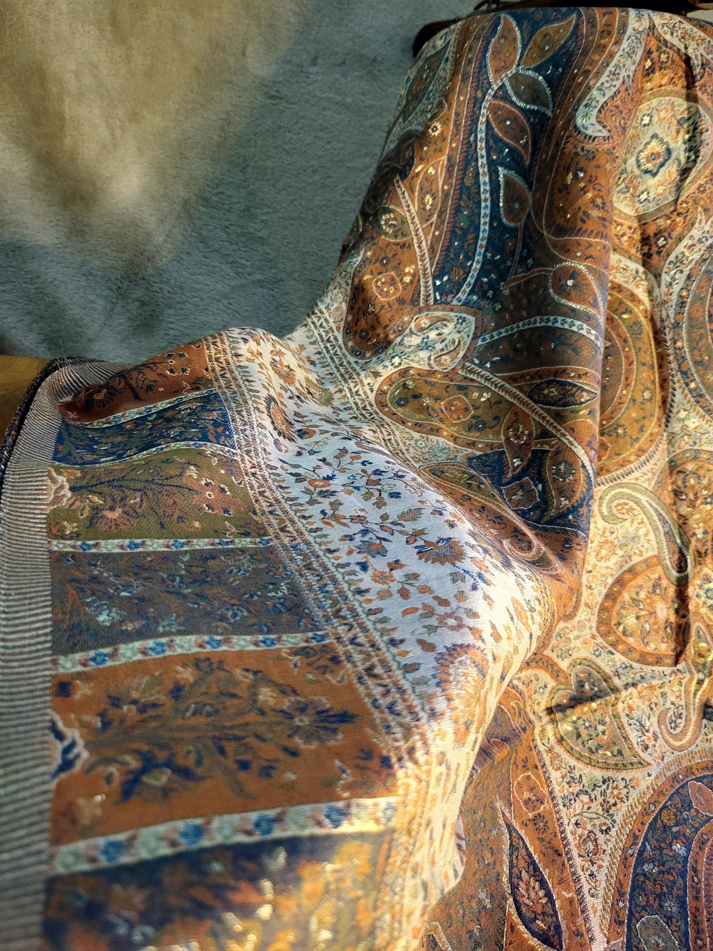 Silk kanni : shawl