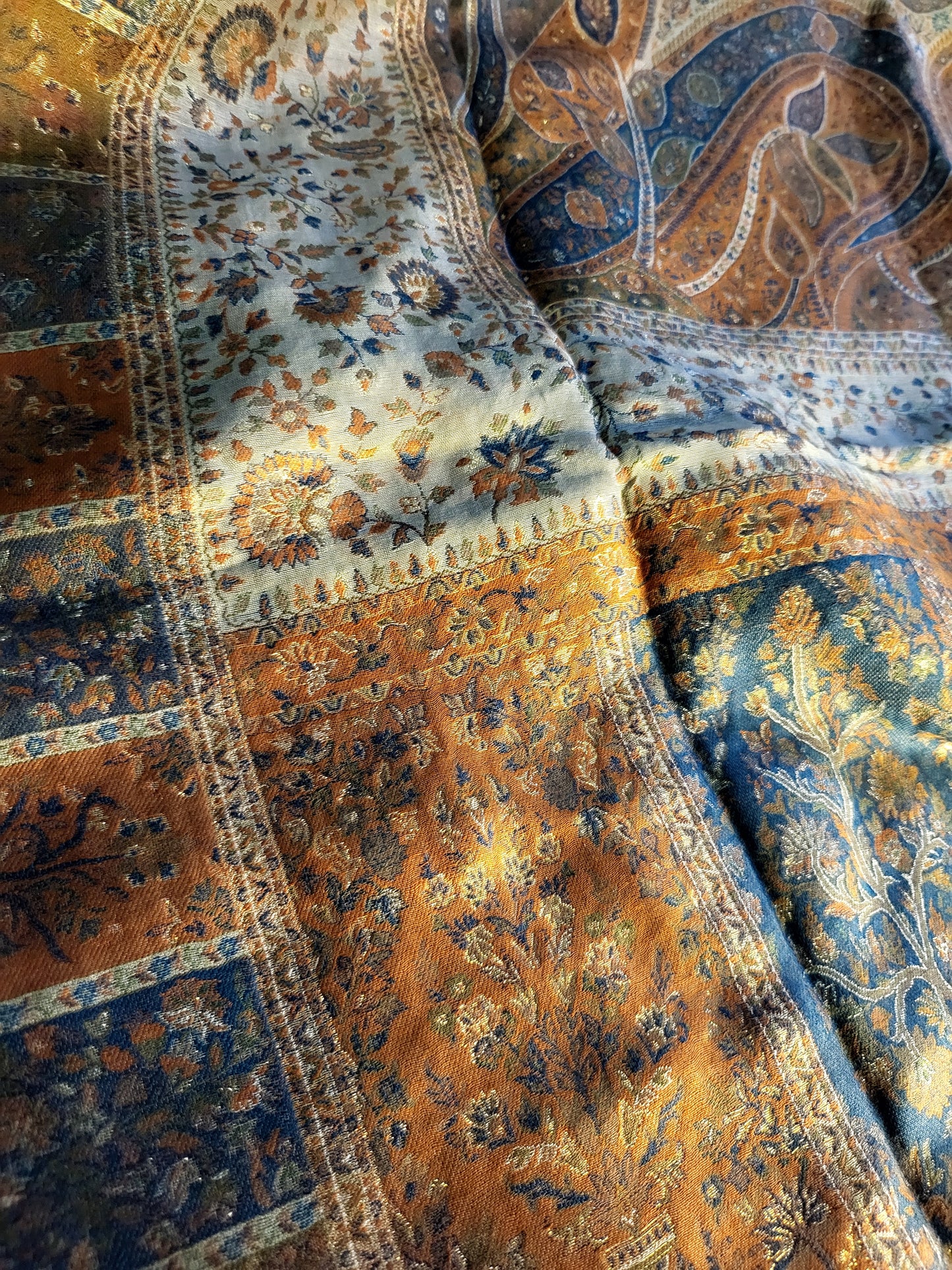 Silk kanni : shawl