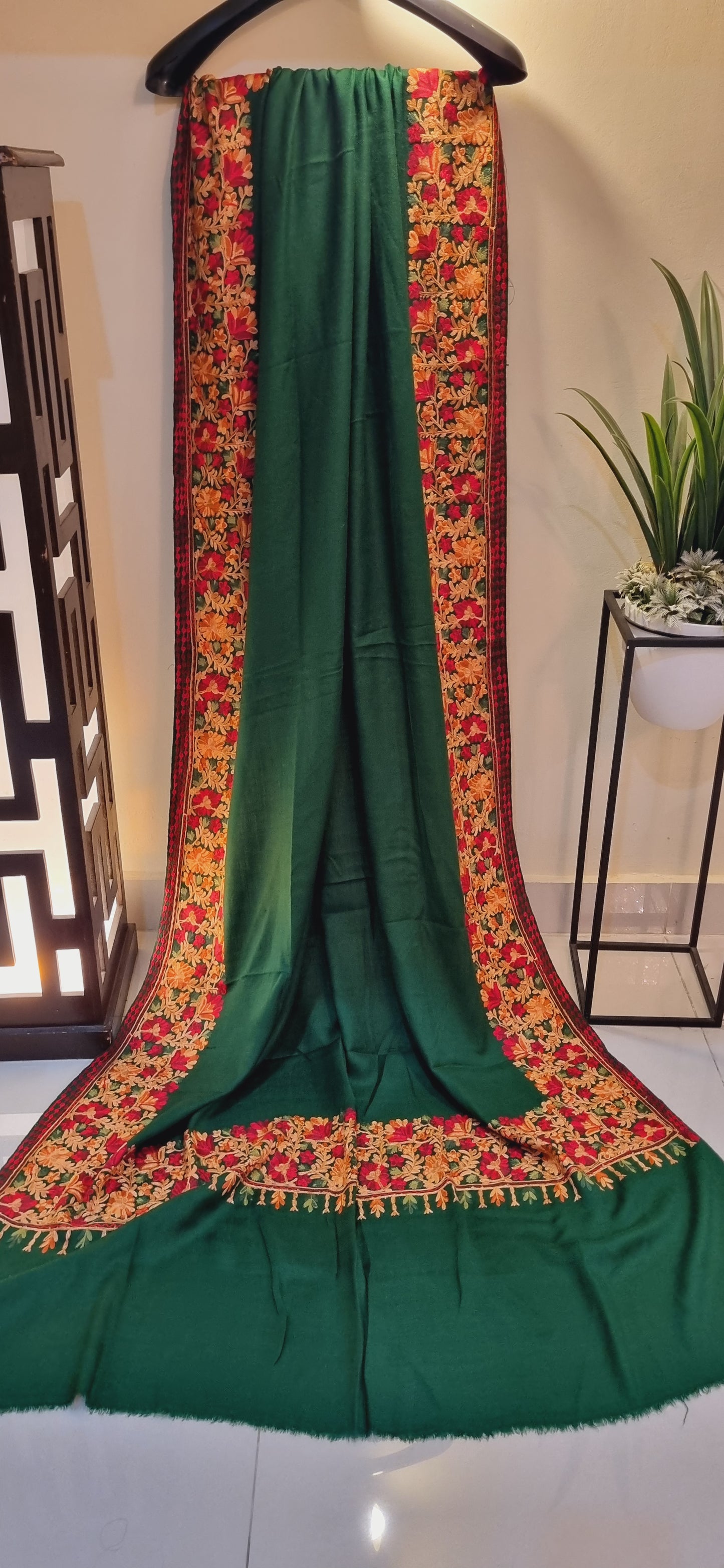 sale Embroidered shawl: pashmina