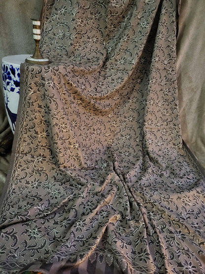 Reelkaar shawl : Embroidered