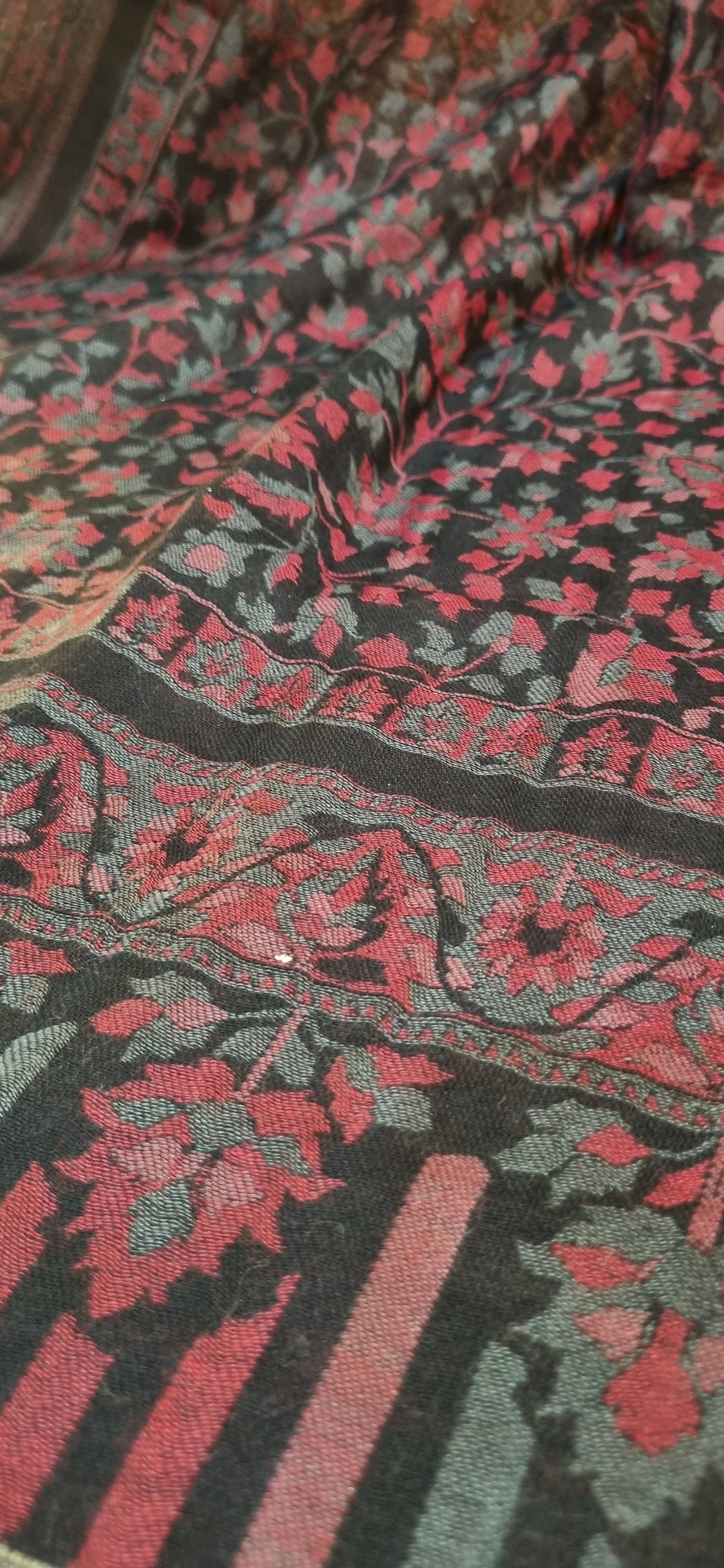 Reversible kaani shawl: Pashmina