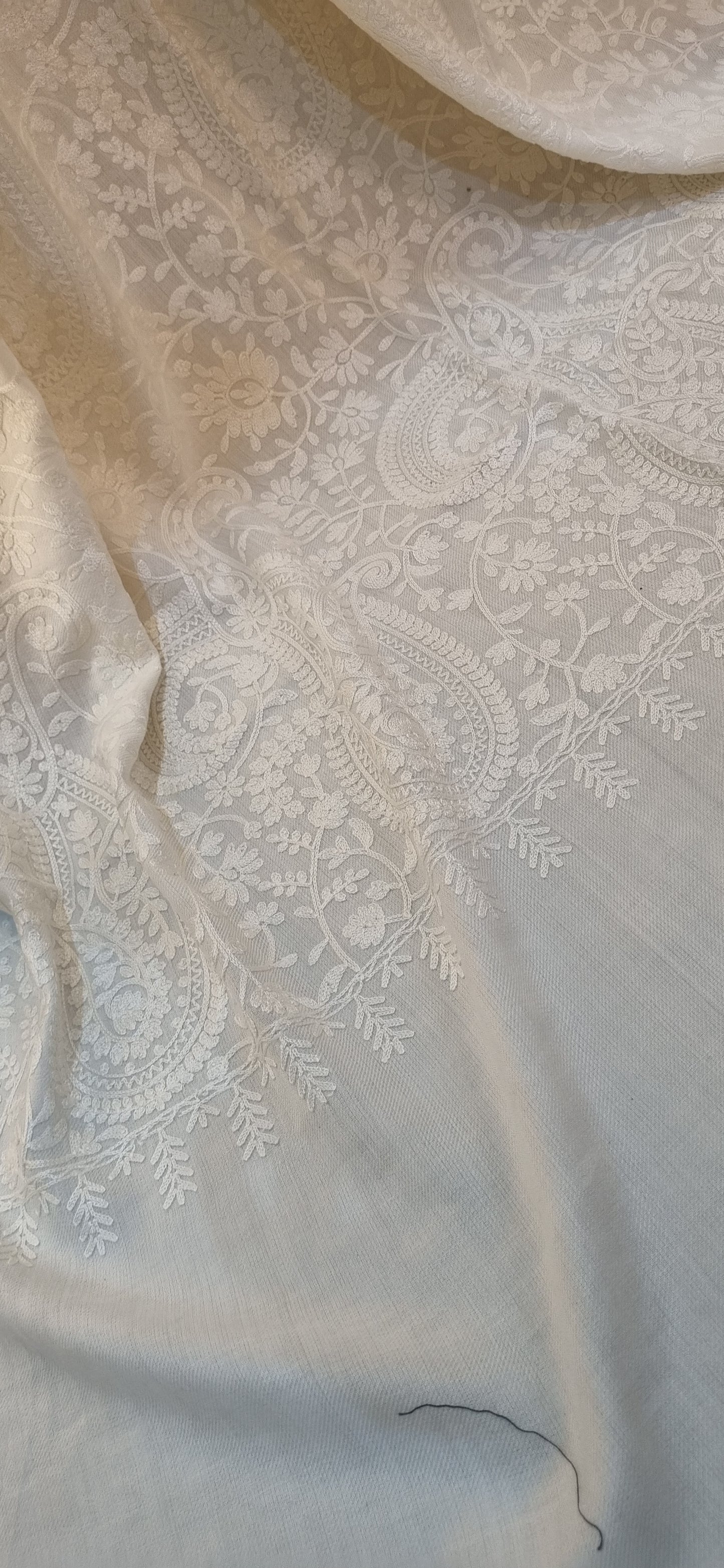 Embroidered shawl: pashmina