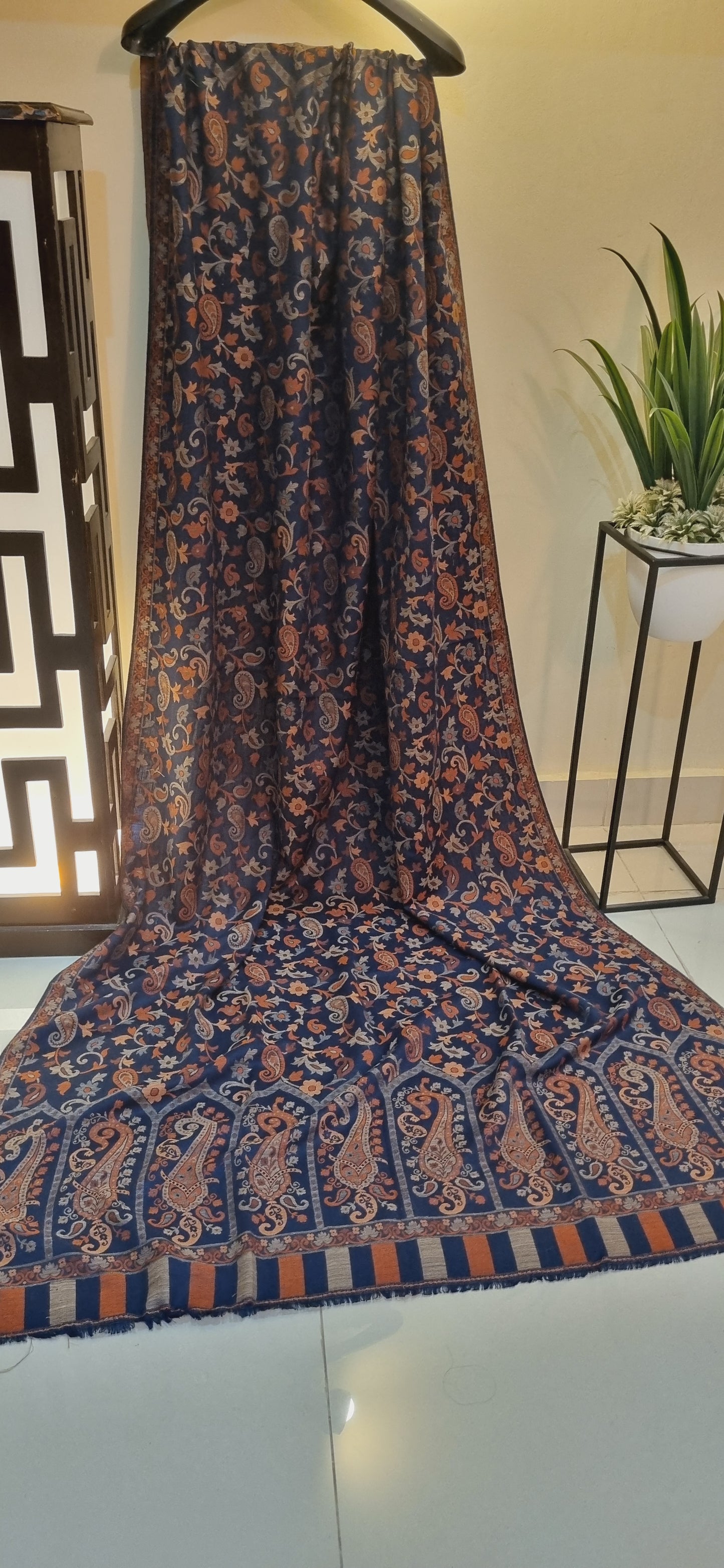 Kaani shawls: woollen pashmina