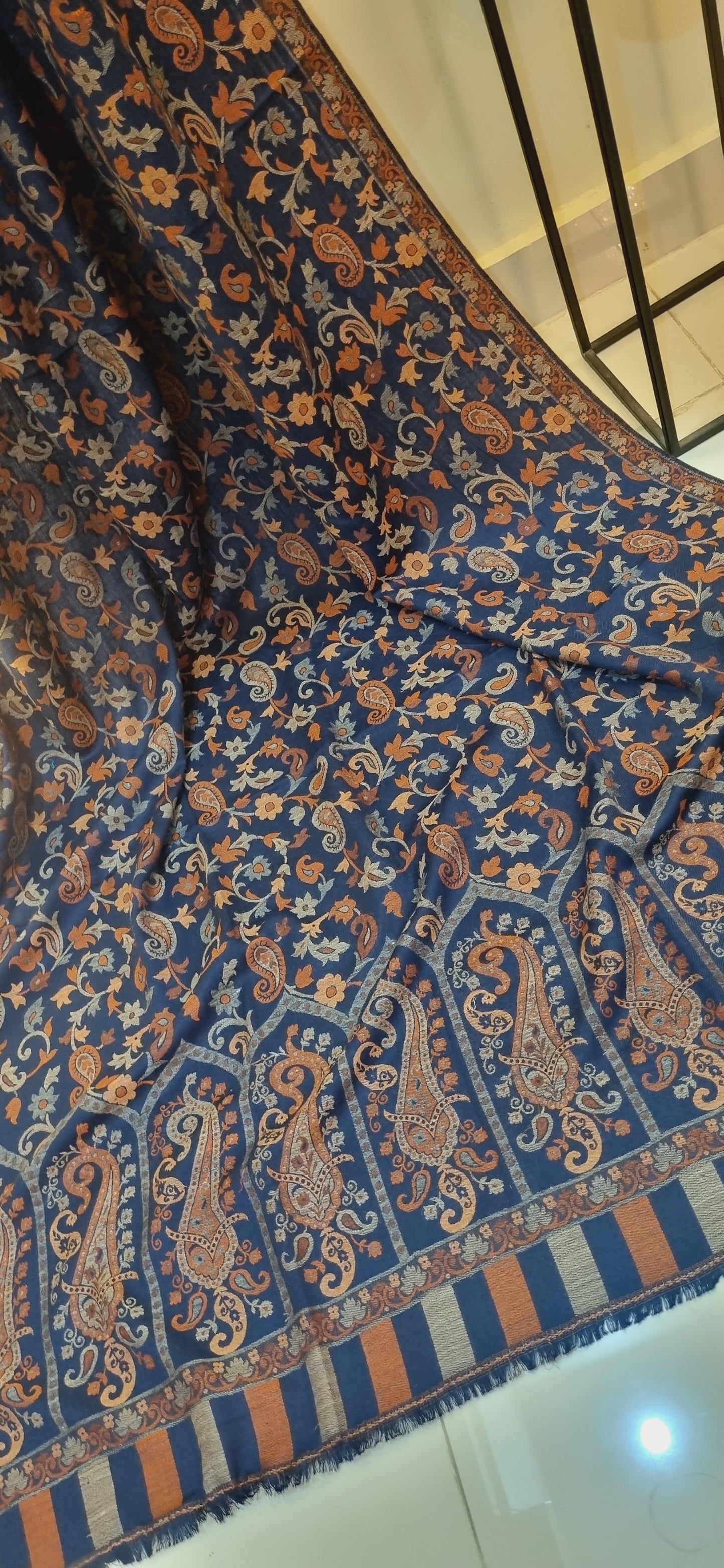 Kaani shawls: woollen pashmina