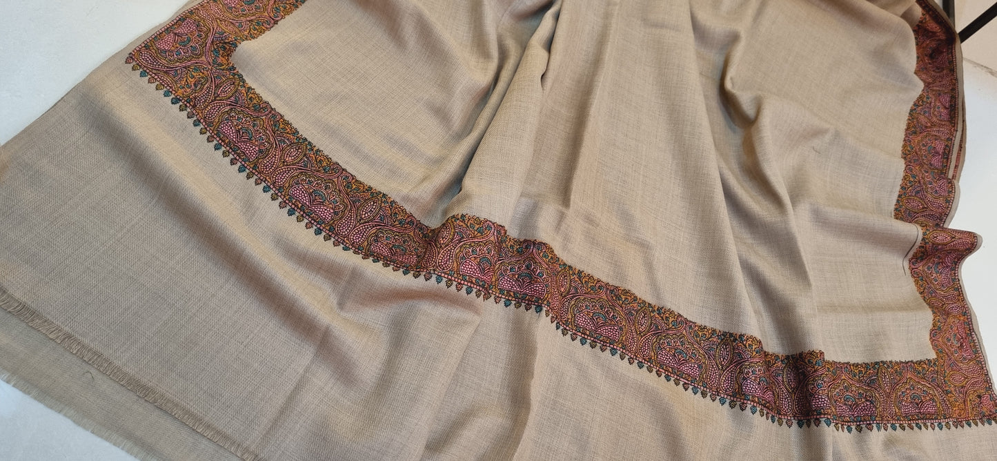 Embroidered shawls: pashmina