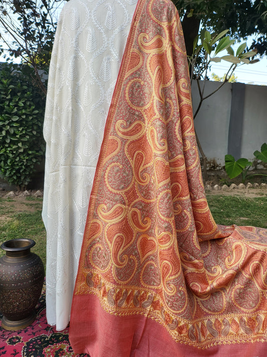 Coral pink : Embroidered shawl