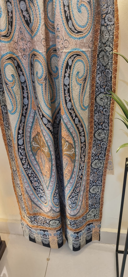 Embroidered reelkar: minishawl