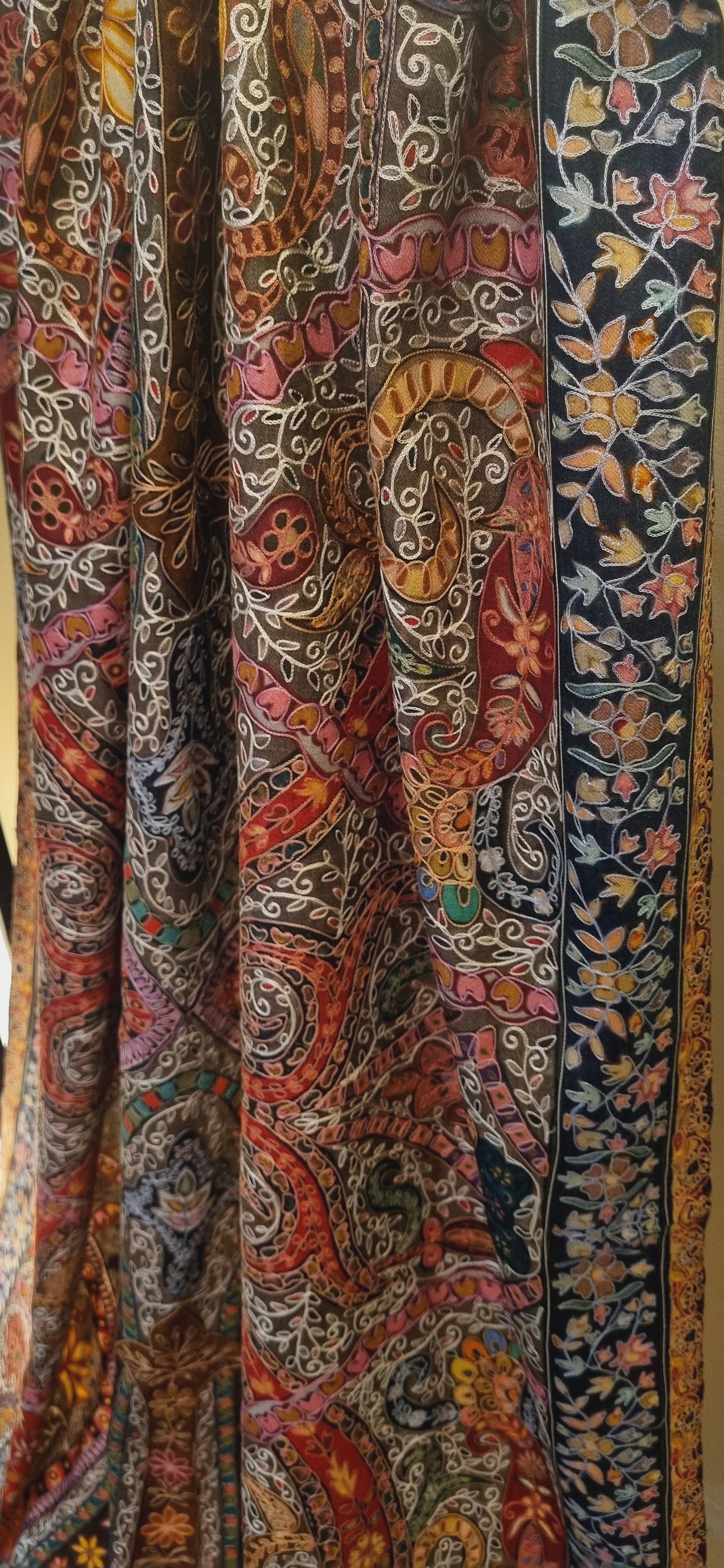 A Reelkar shawl: Embroidered