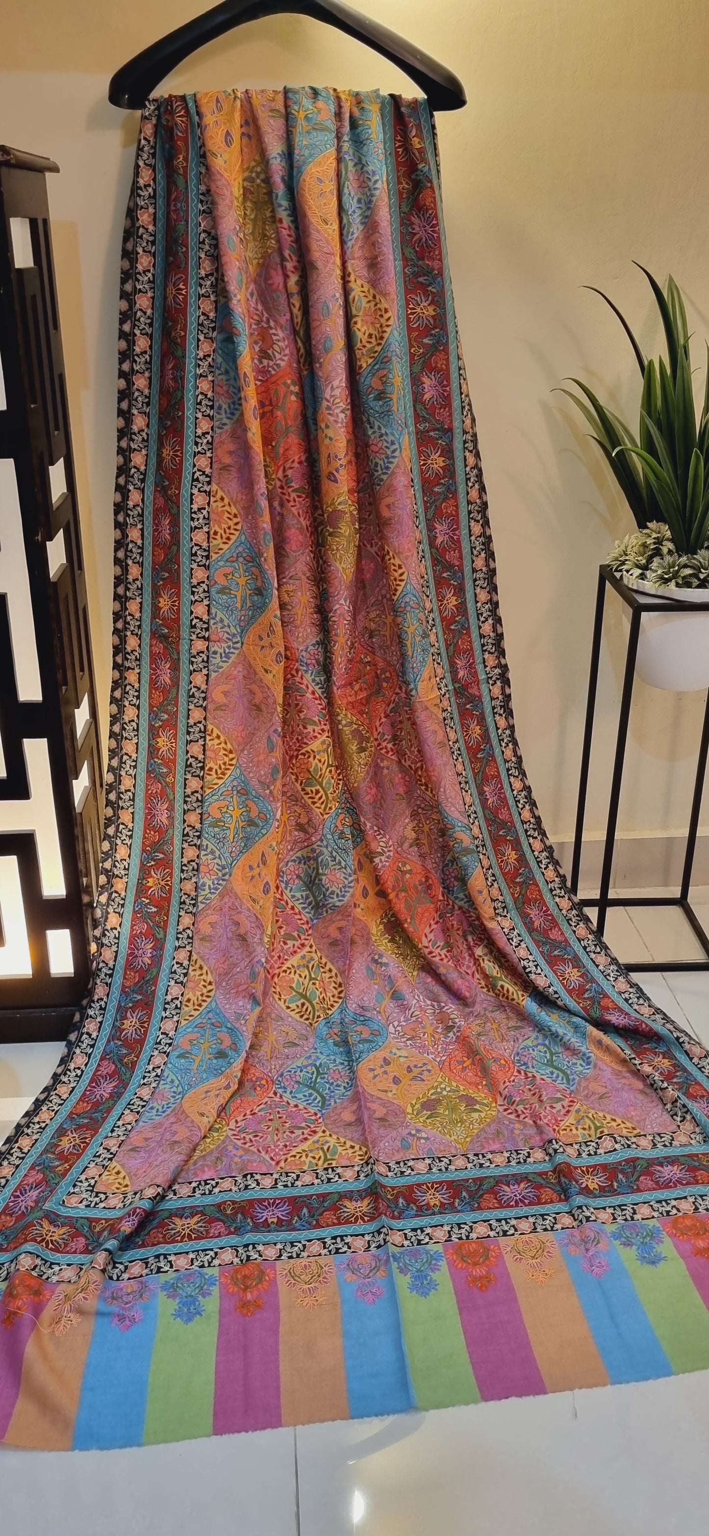 Embroidered Reelkar: shawl