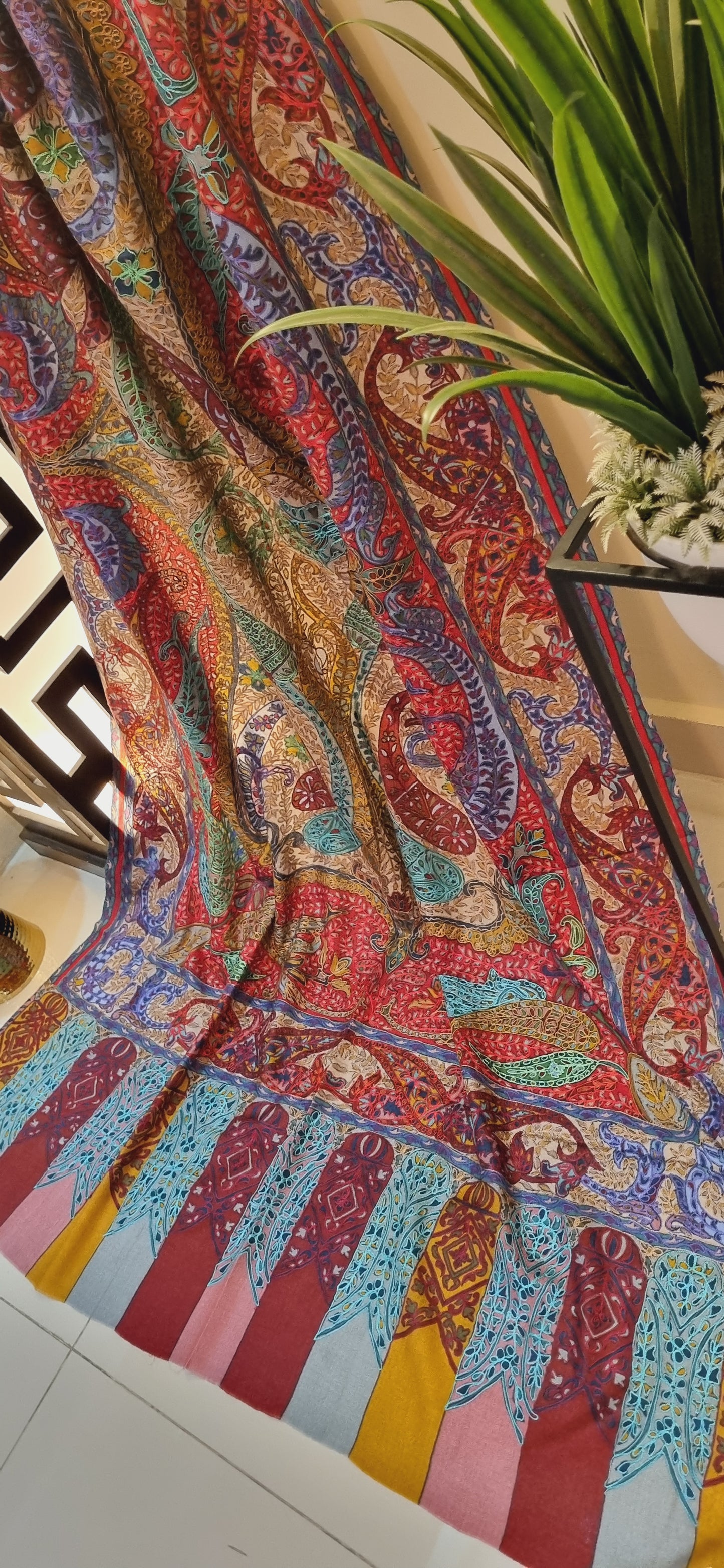 Embroidered reelkar: shawl