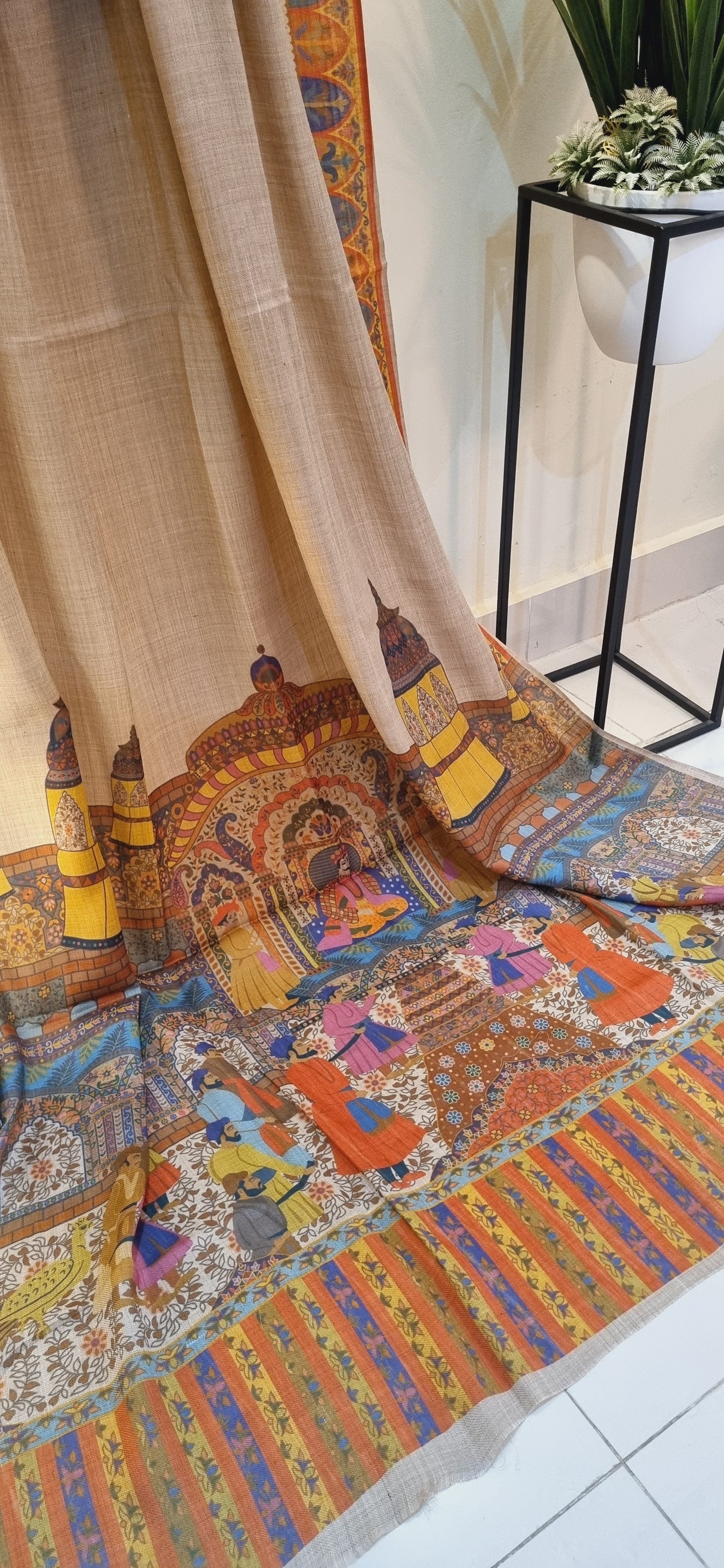 Printed woollen pashmina: shawl