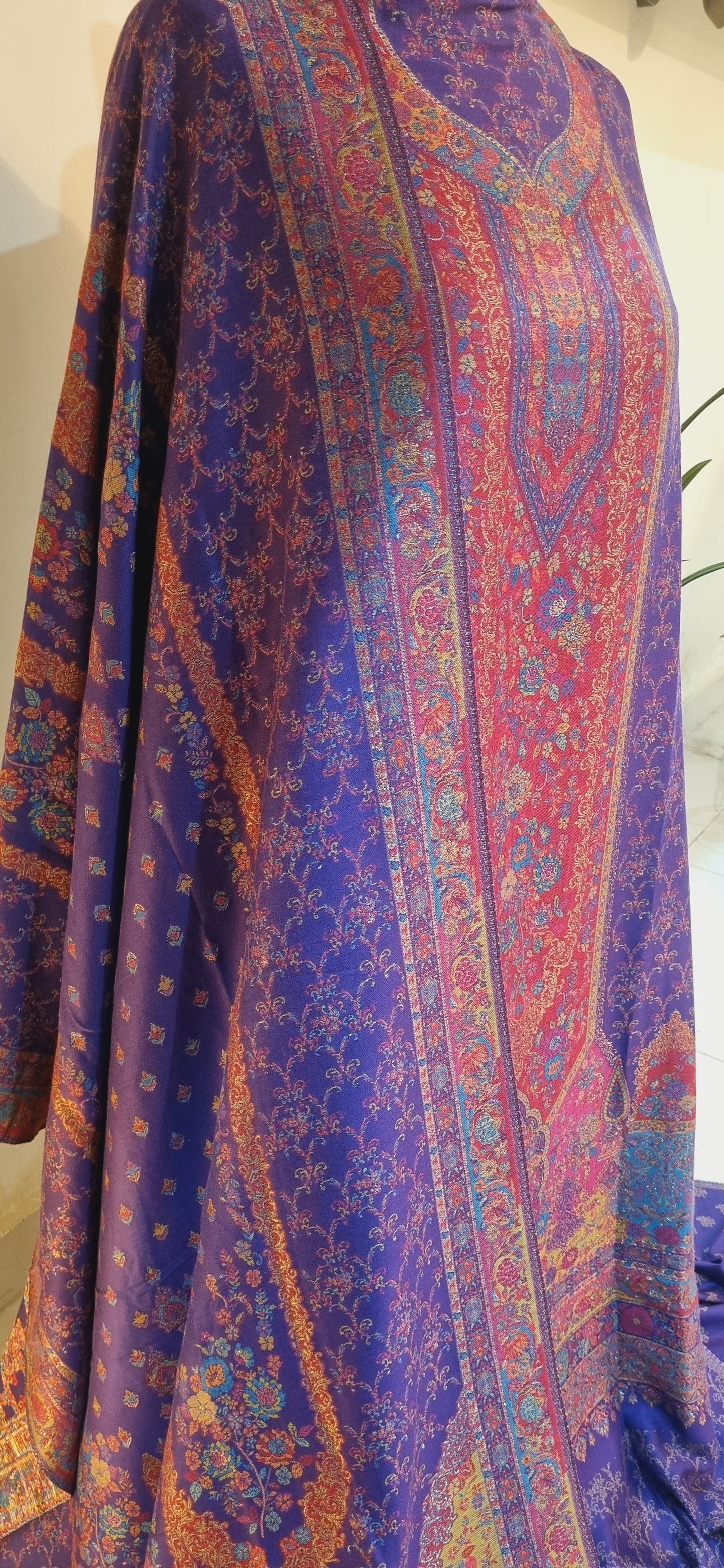 Kaani suit: Pashmina with mulberry silk