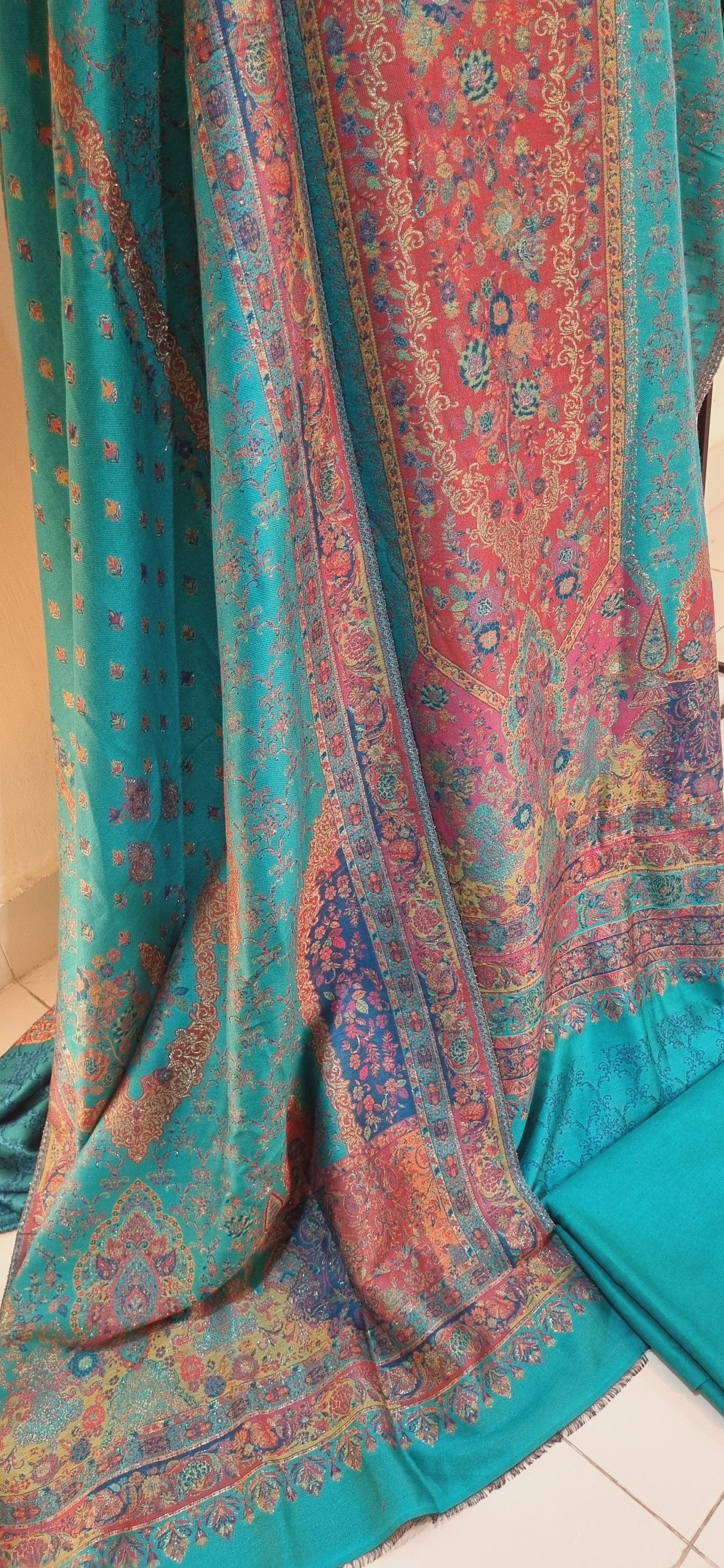 Kaani suit: Pashmina with mulberry silk