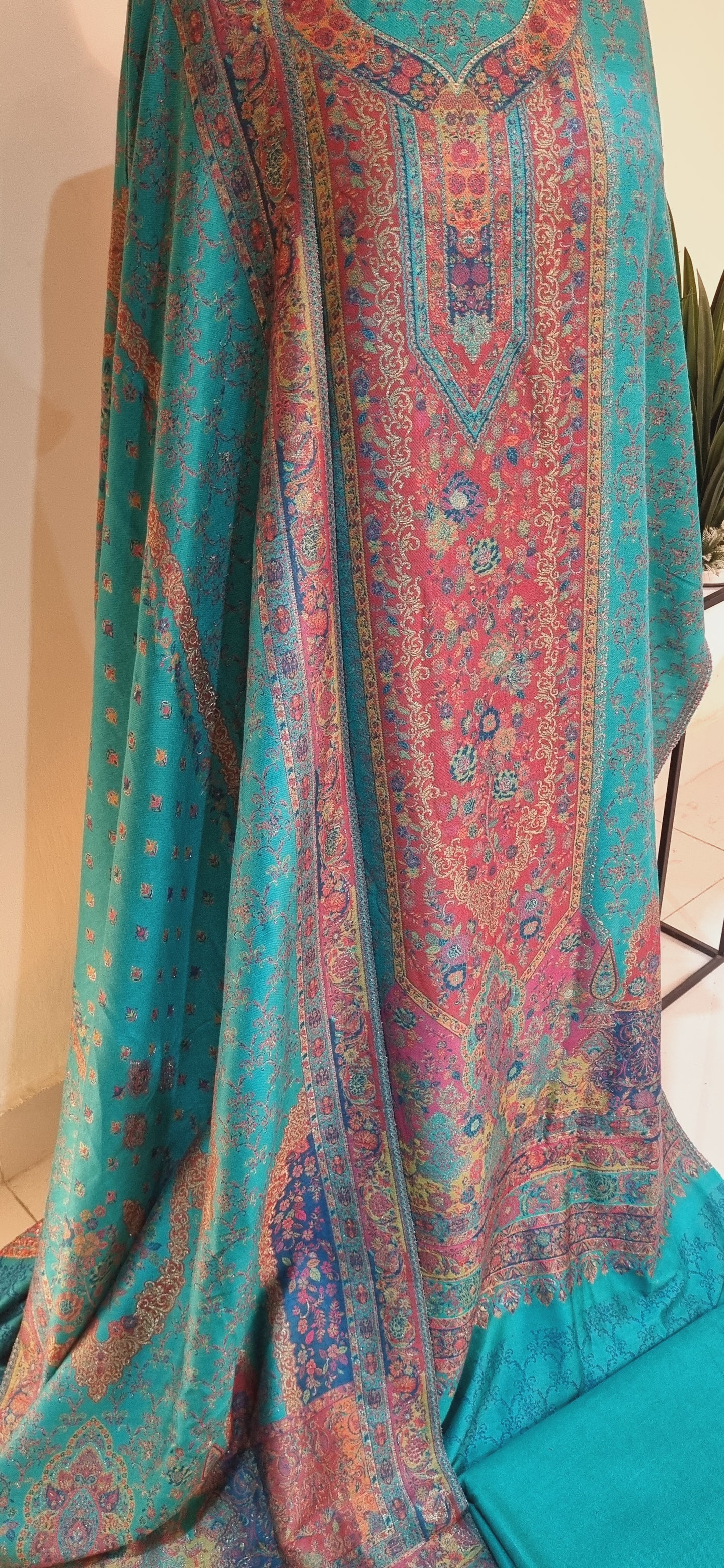 Kaani suit: Pashmina with mulberry silk